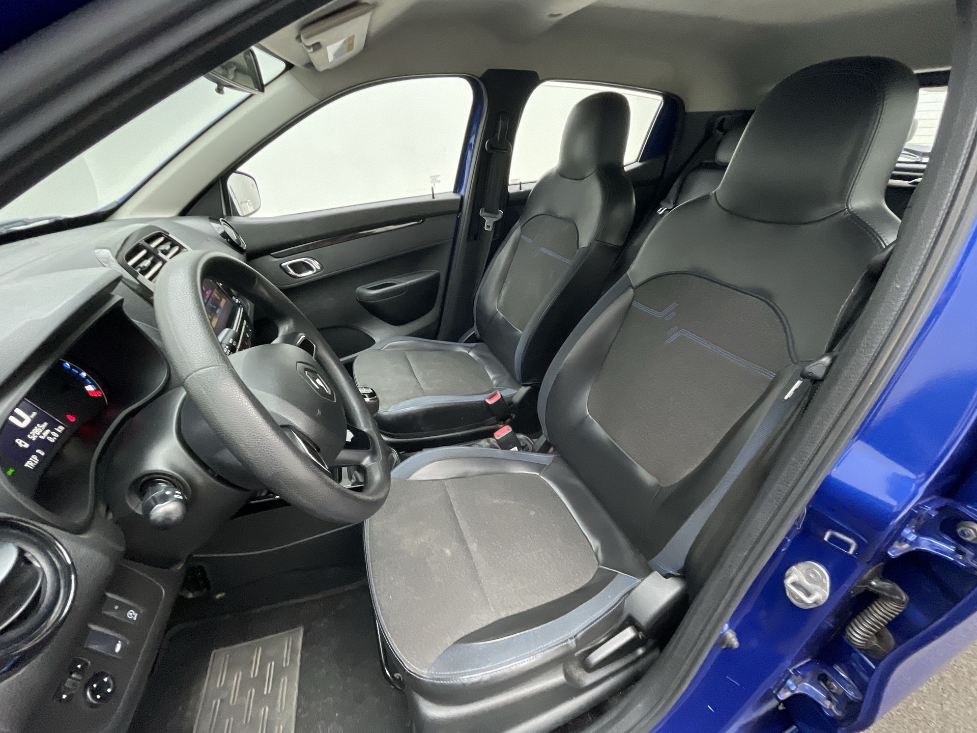 Renault-KWID-KWID Intense 1.0 Flex 12V 5p Mec.