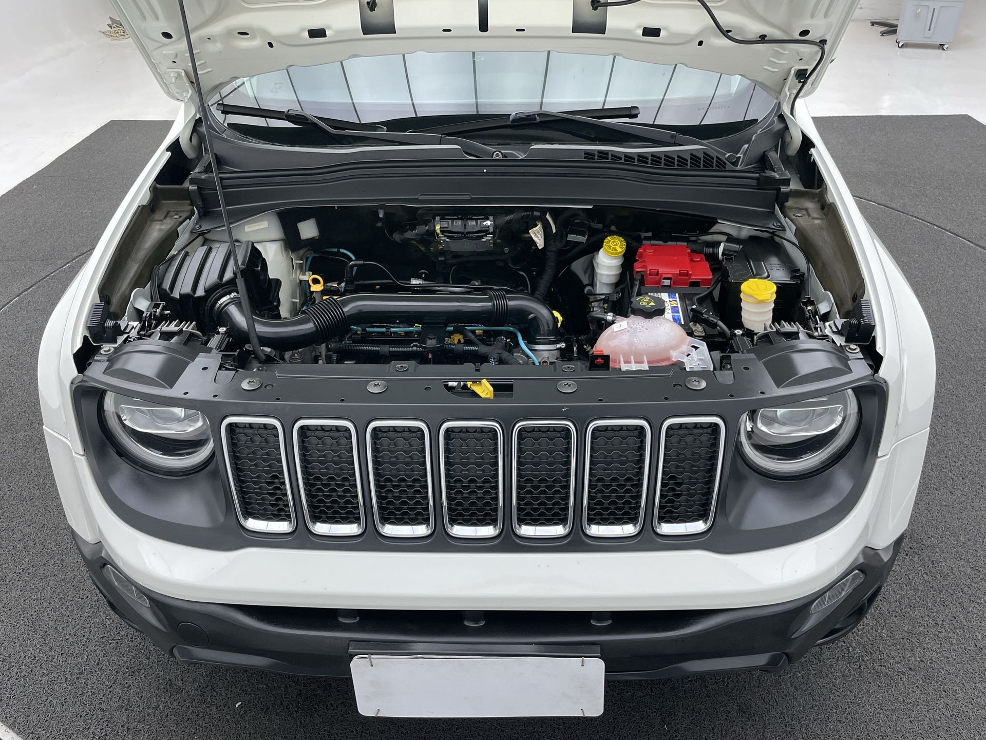 Jeep-RENEGADE-Renegade Longitude 1.8 4x2 Flex 16V Aut.
