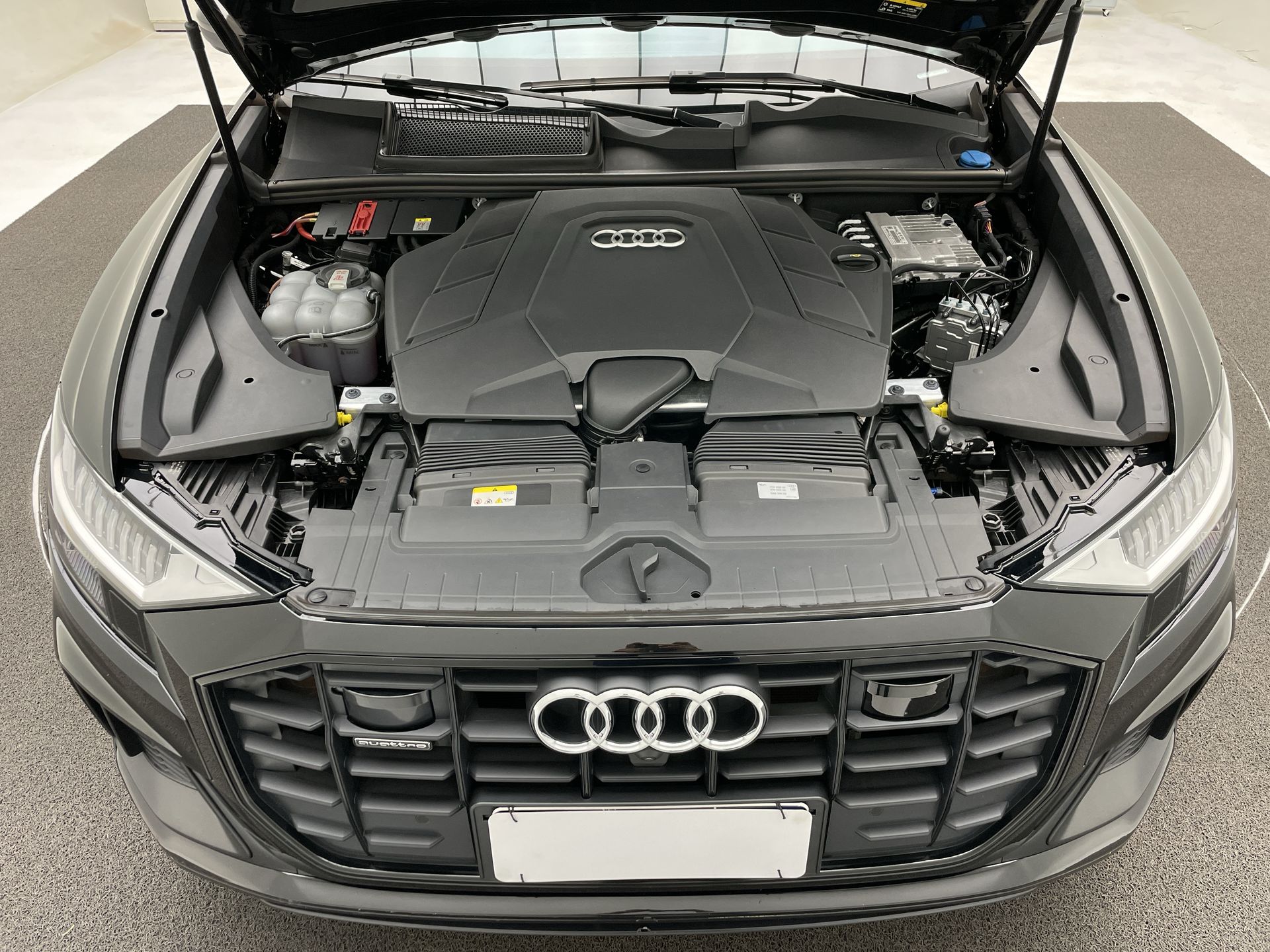 Audi-Q8-Q8 Perf.Black 3.0 TFSI Quattro S-tronic