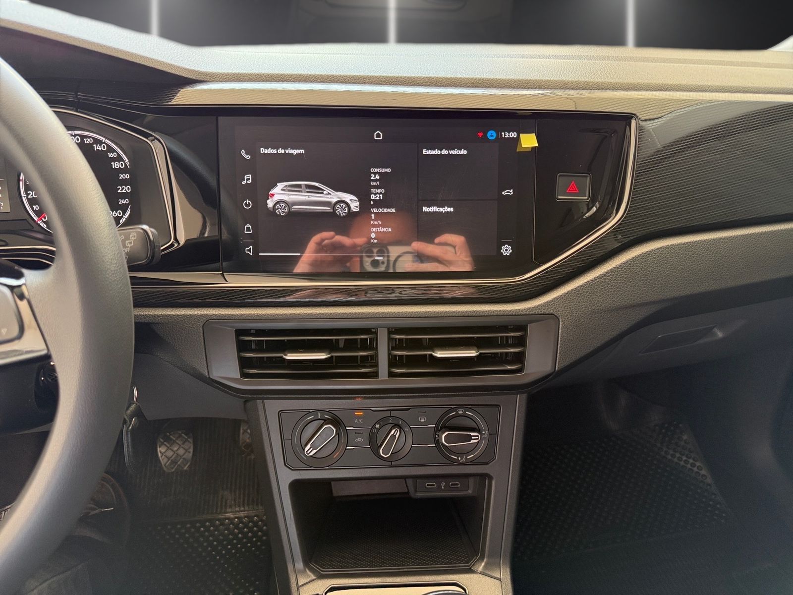 VW - Volkswagen-Polo-Polo Track 1.0 Flex 12V 5p