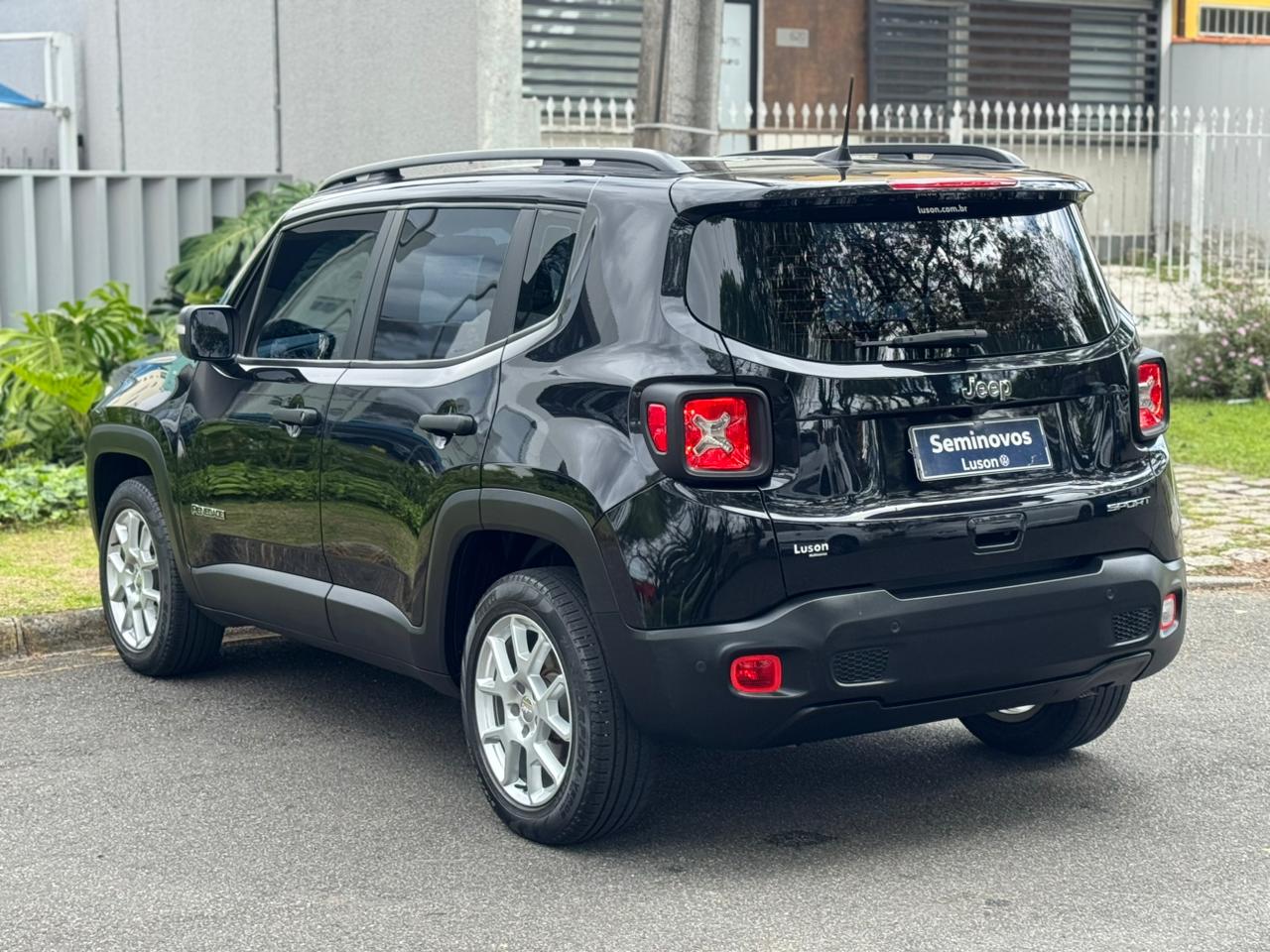 Jeep-RENEGADE-Renegade Sport 1.8 4x2 Flex 16V Aut.