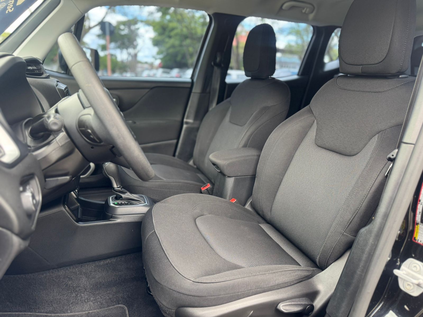 Jeep-RENEGADE-Renegade Sport 1.8 4x2 Flex 16V Aut.