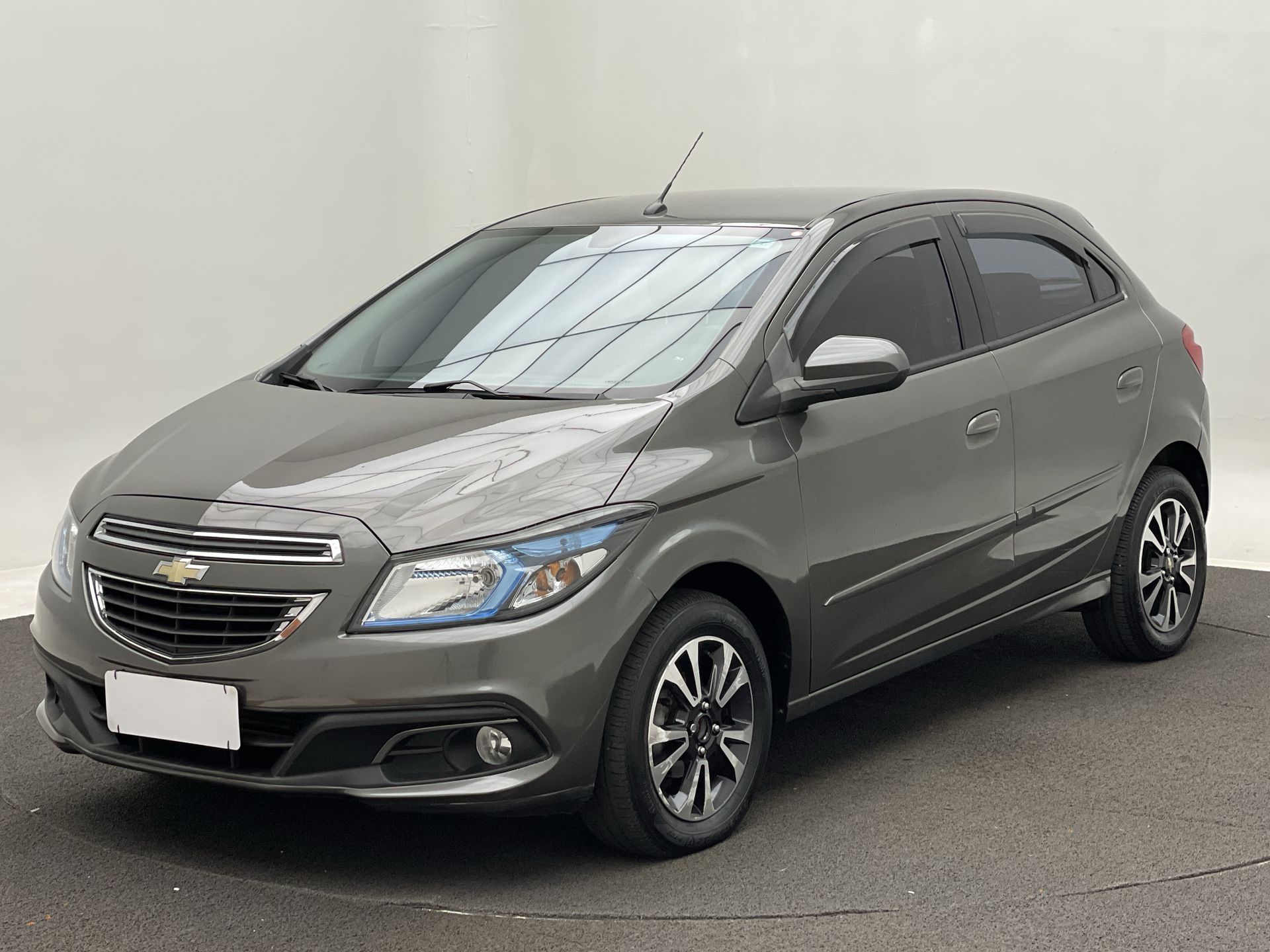 GM - Chevrolet-ONIX-ONIX HATCH LTZ 1.4 8V FlexPower 5p Aut.