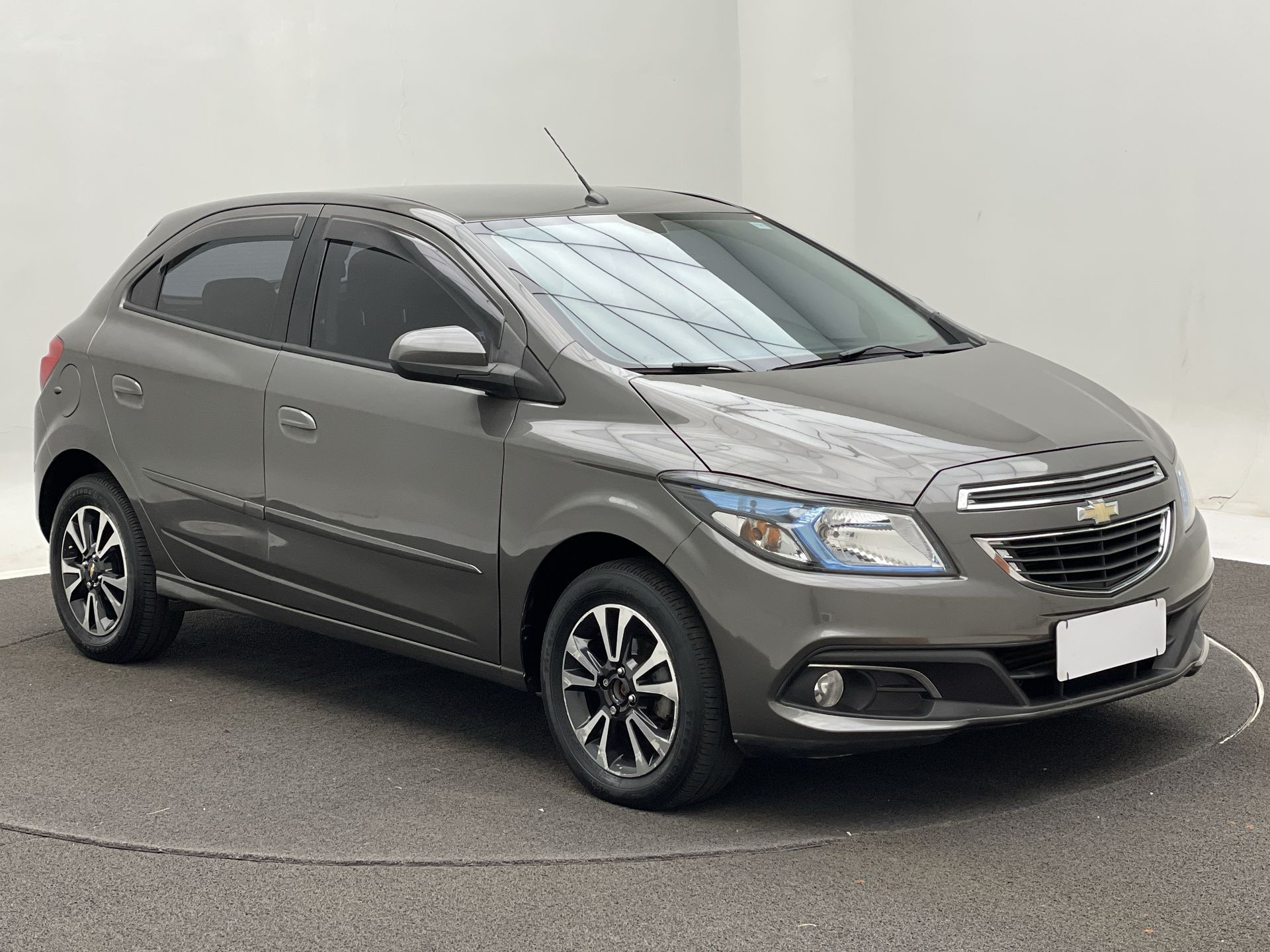 GM - Chevrolet-ONIX-ONIX HATCH LTZ 1.4 8V FlexPower 5p Aut.