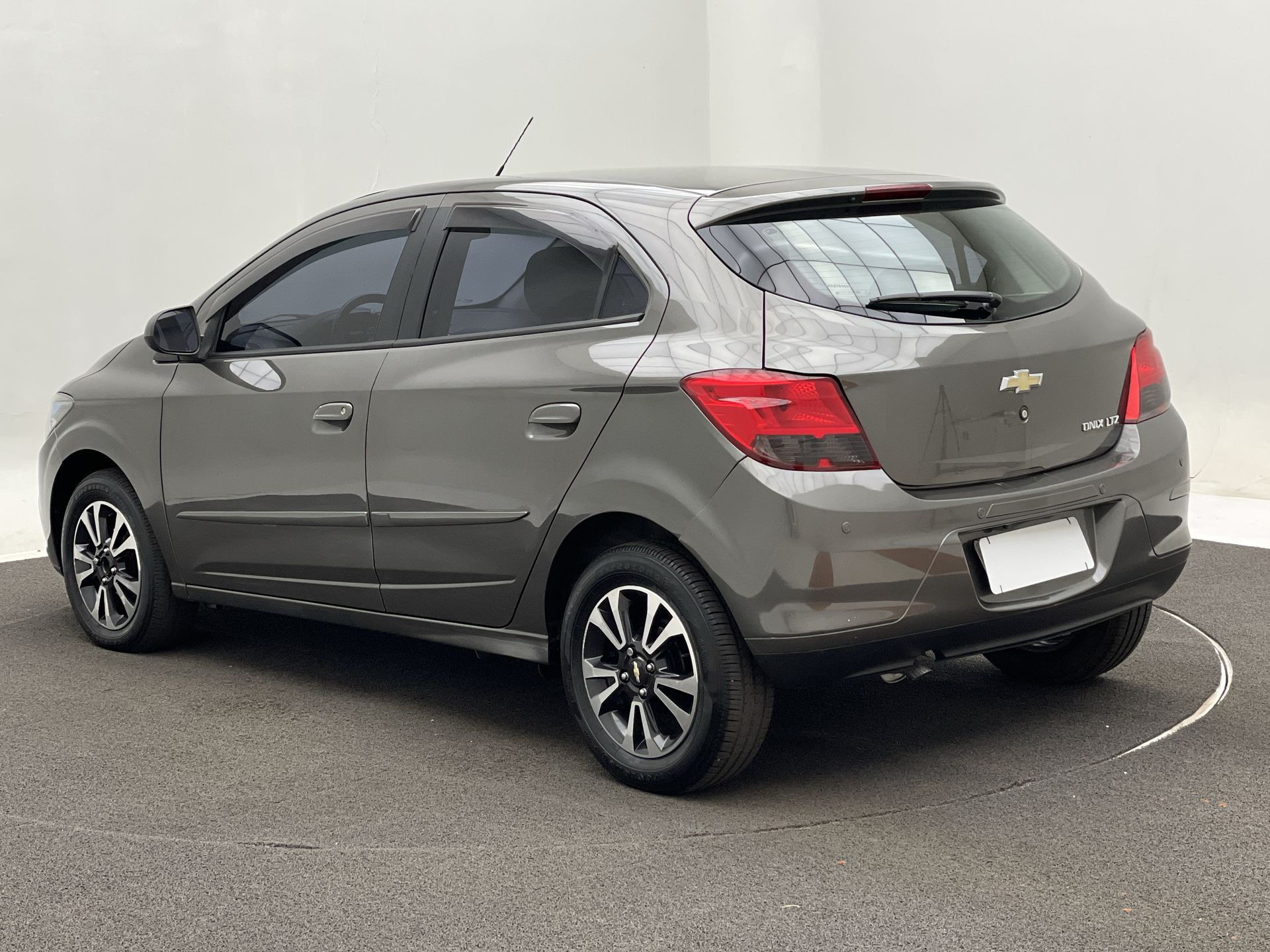GM - Chevrolet-ONIX-ONIX HATCH LTZ 1.4 8V FlexPower 5p Aut.