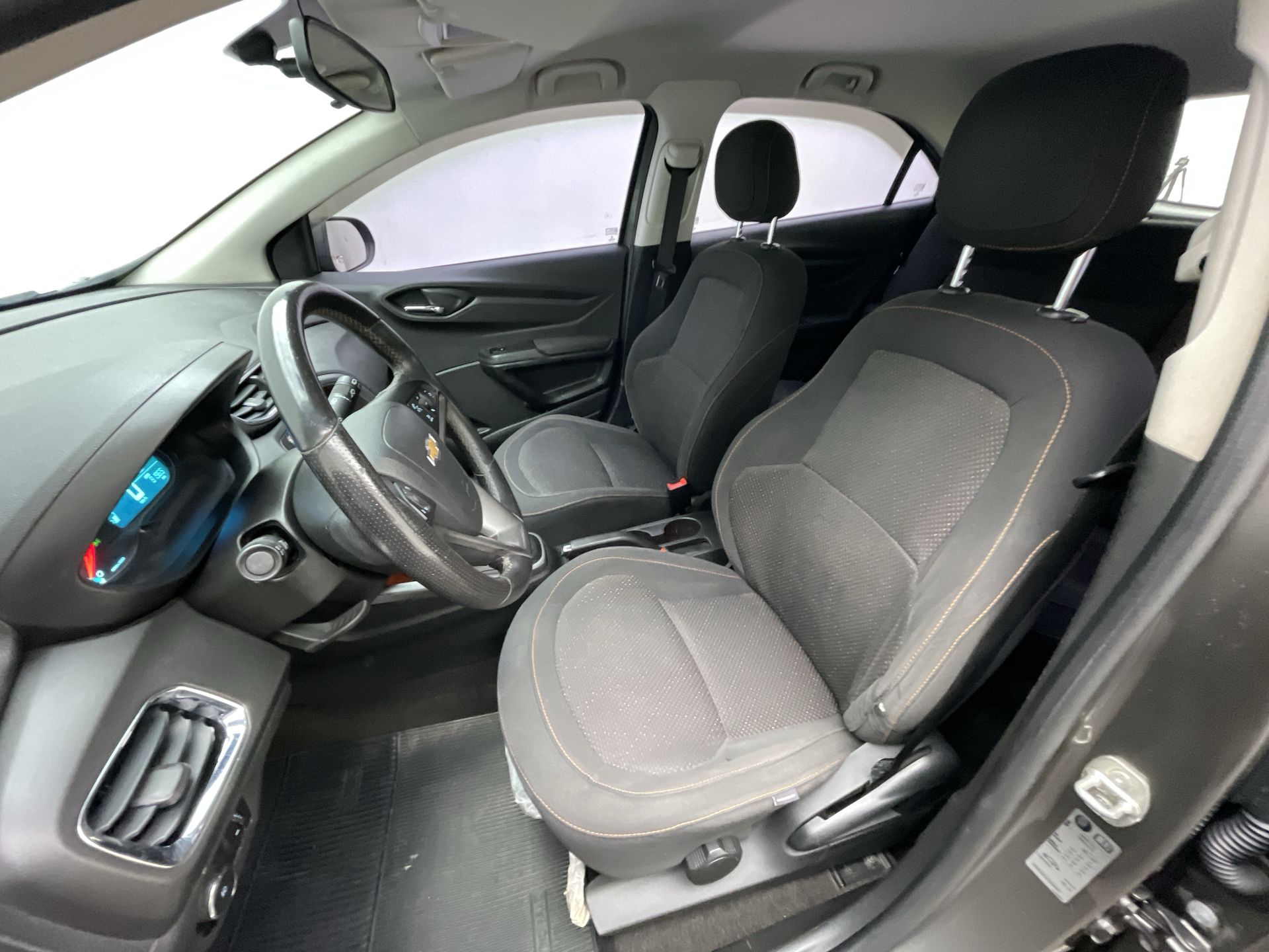 GM - Chevrolet-ONIX-ONIX HATCH LTZ 1.4 8V FlexPower 5p Aut.