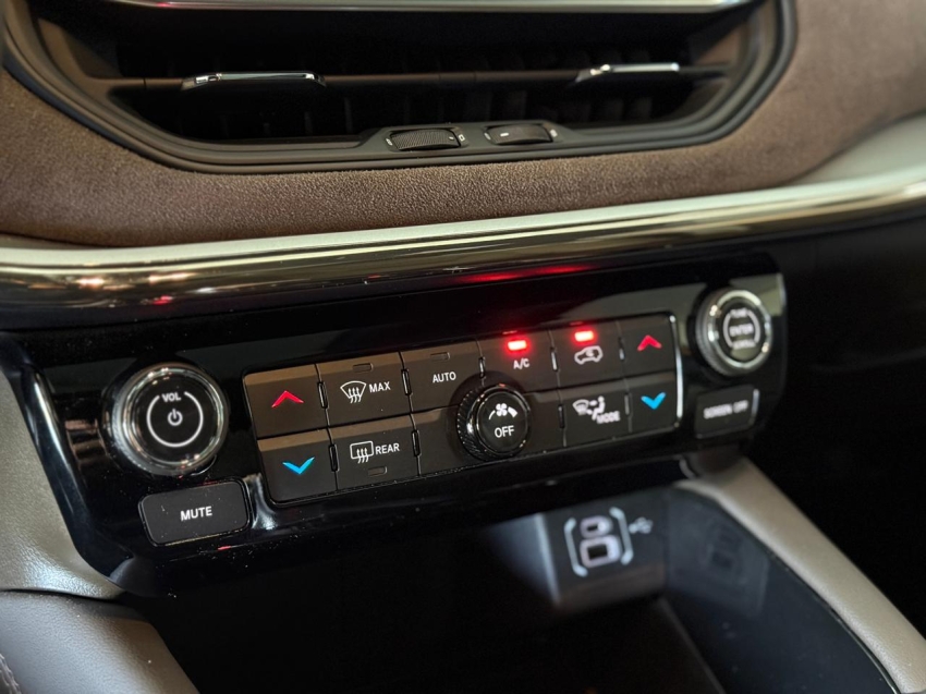 Jeep-COMMANDER-1.3 T270 TURBO FLEX OVERLAND AT6