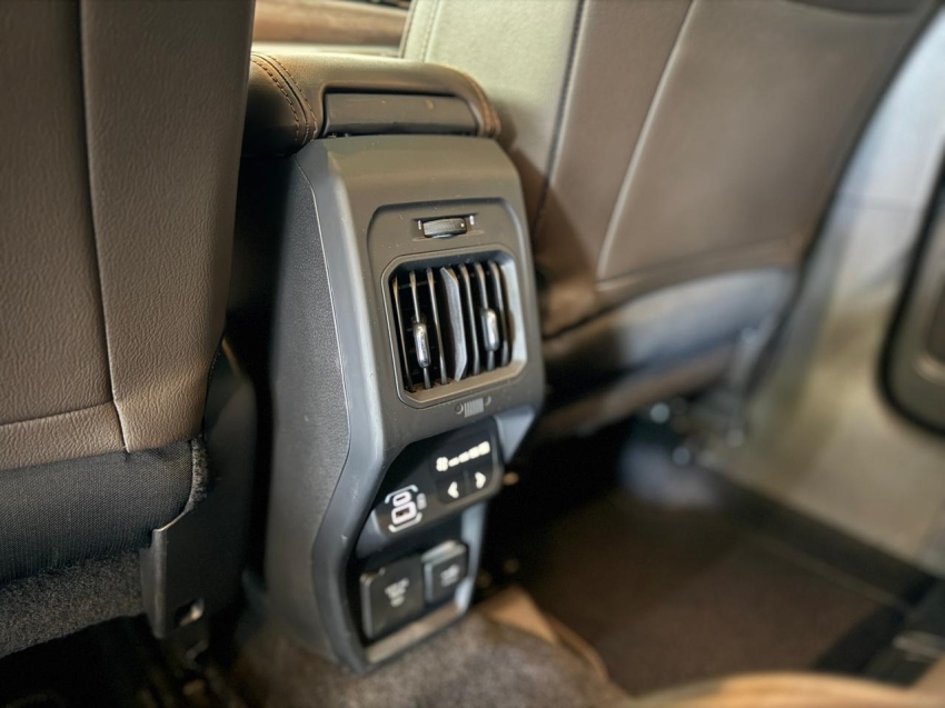 Jeep-COMMANDER-1.3 T270 TURBO FLEX OVERLAND AT6