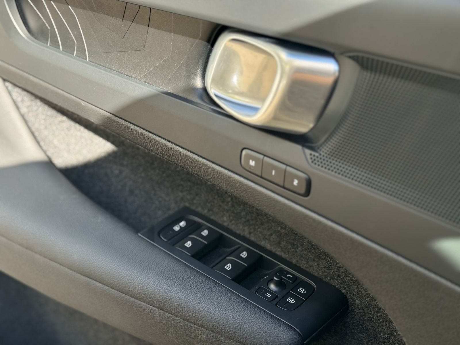 Volvo-XC 40-XC 40 Recharge Plus (Elétrico)