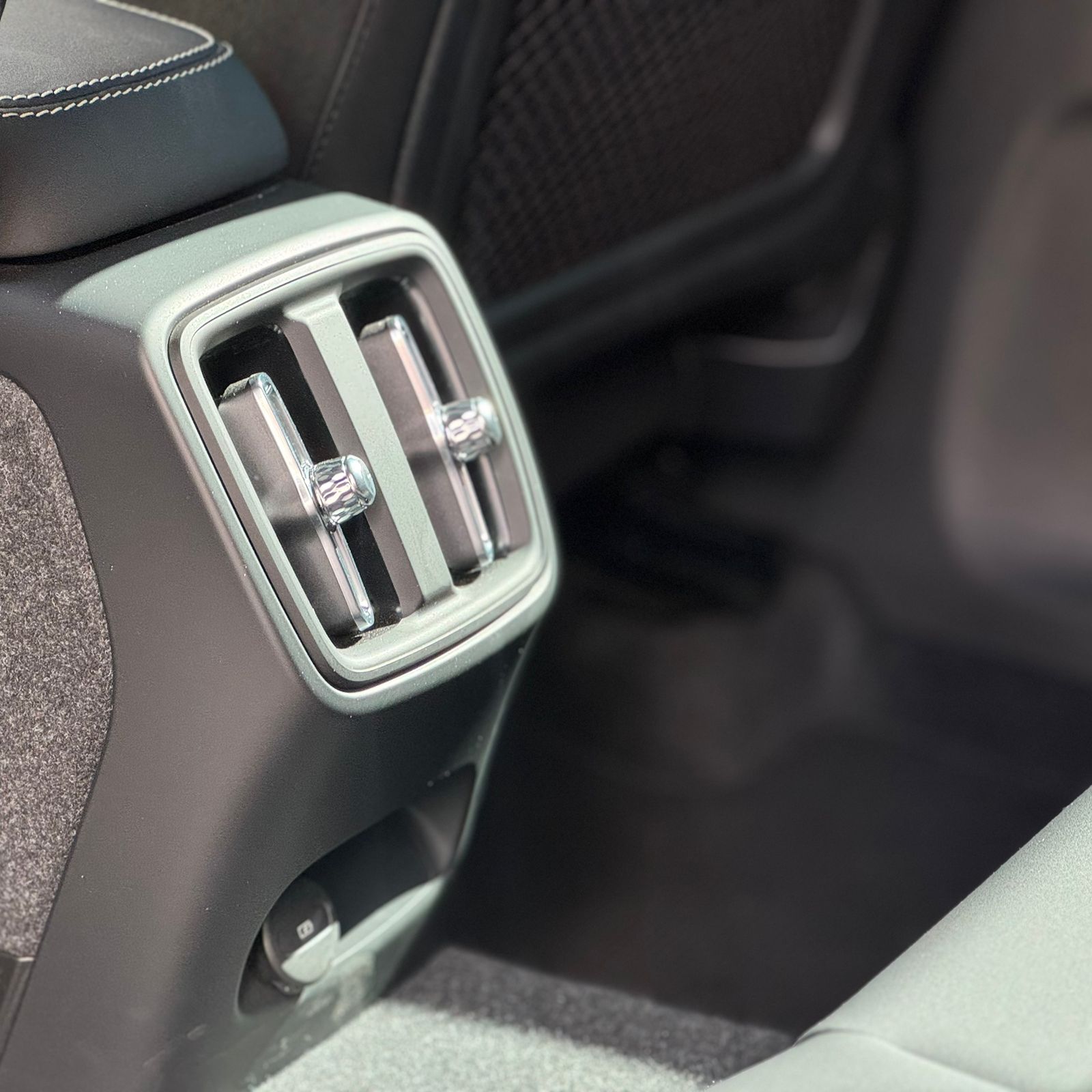 Volvo-XC 40-XC 40 Recharge Plus (Elétrico)