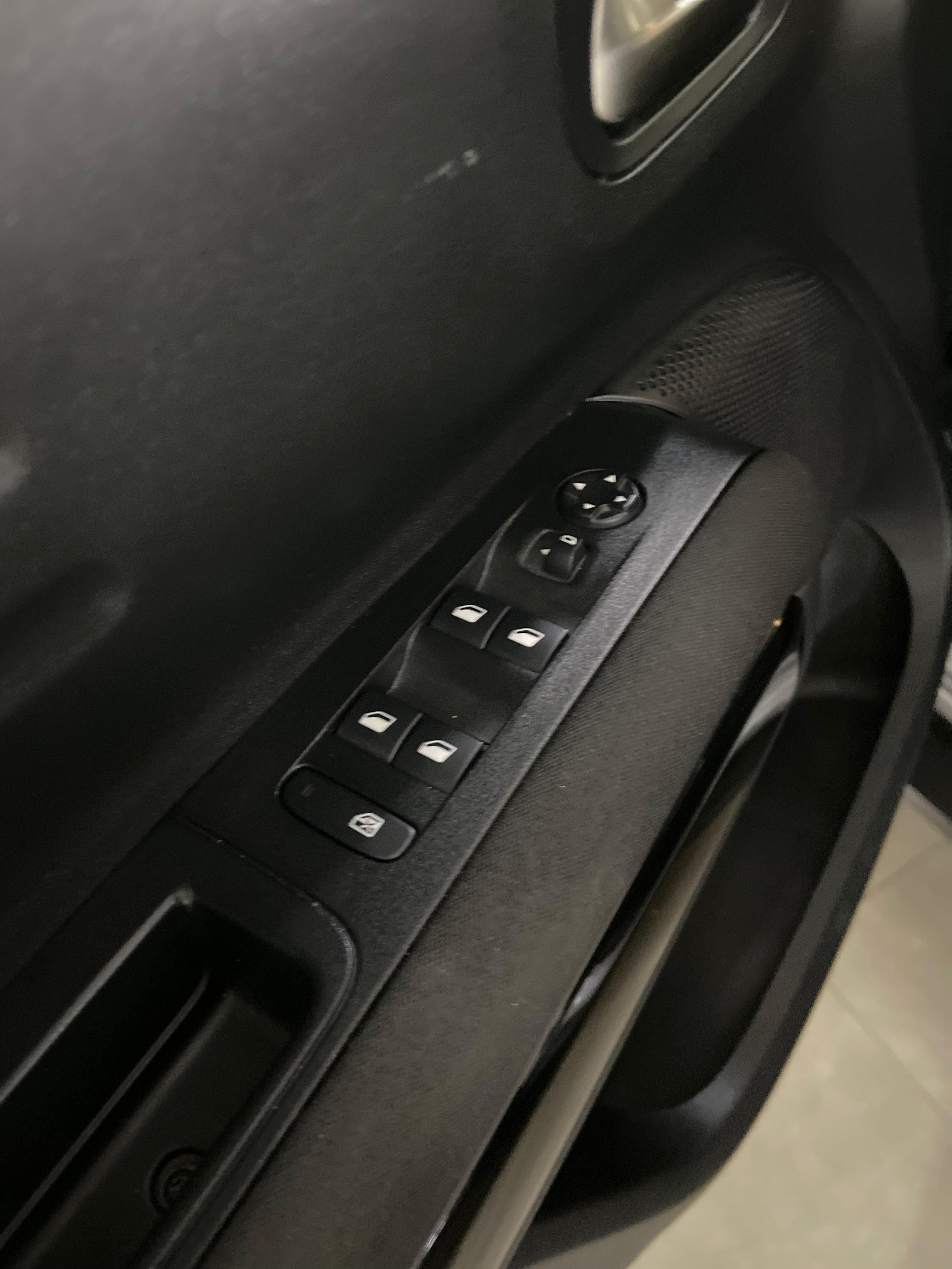 Citroën-C4 CACTUS-C4 CACTUS SHINE Pack 1.6 Turbo Flex Aut.