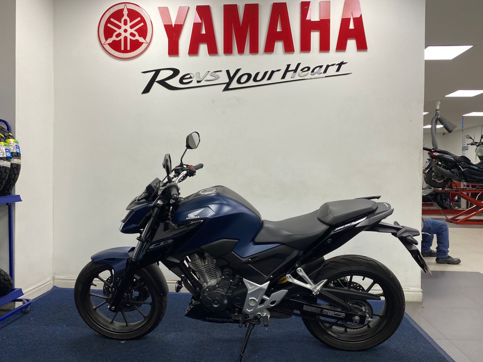 HONDA-CB-CB 300F Twister Flex