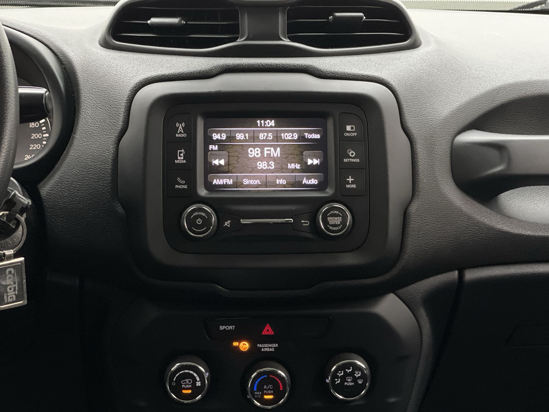 Renegade Sport 1.8 4x2 Flex 16V Aut.