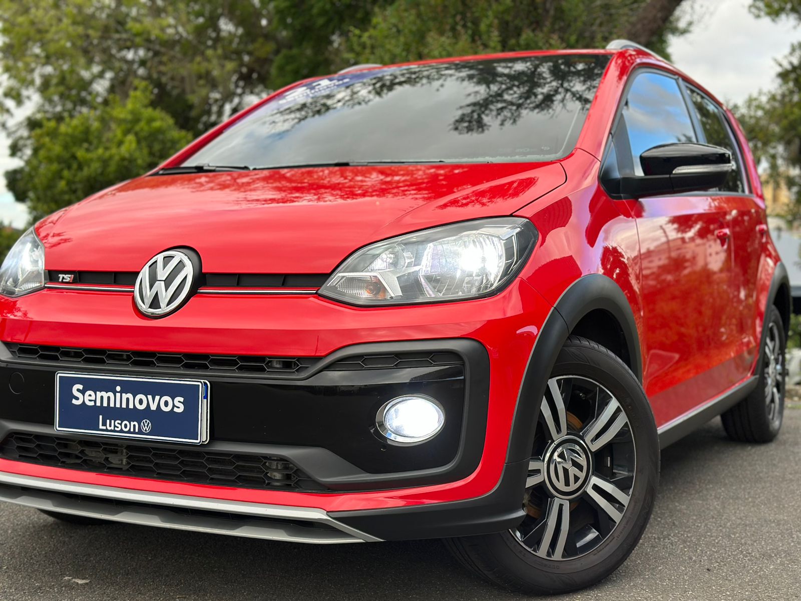 VW - Volkswagen-up!-up! Xtreme 1.0 TSI Total Flex 12V 5p