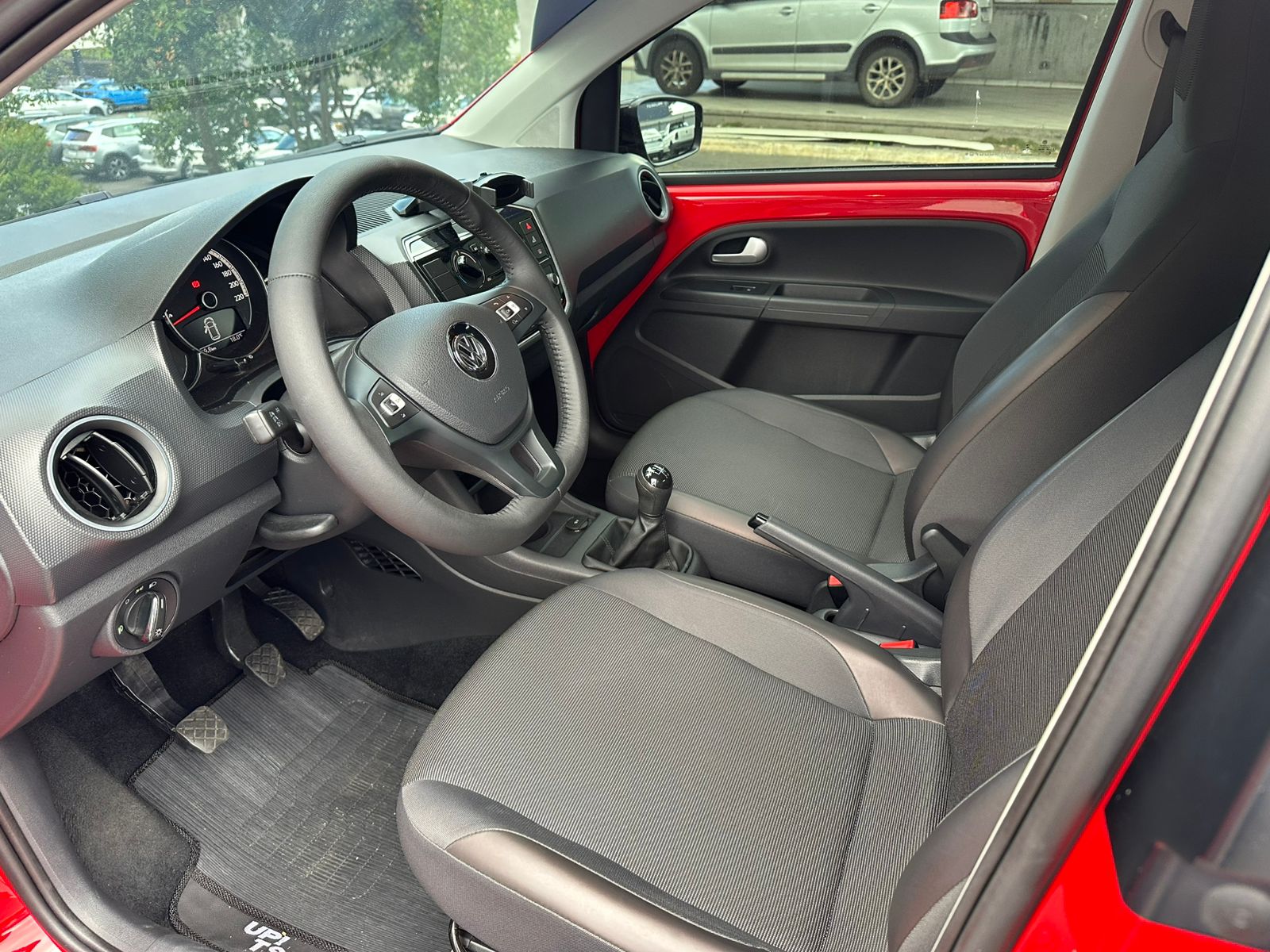 VW - Volkswagen-up!-up! Xtreme 1.0 TSI Total Flex 12V 5p