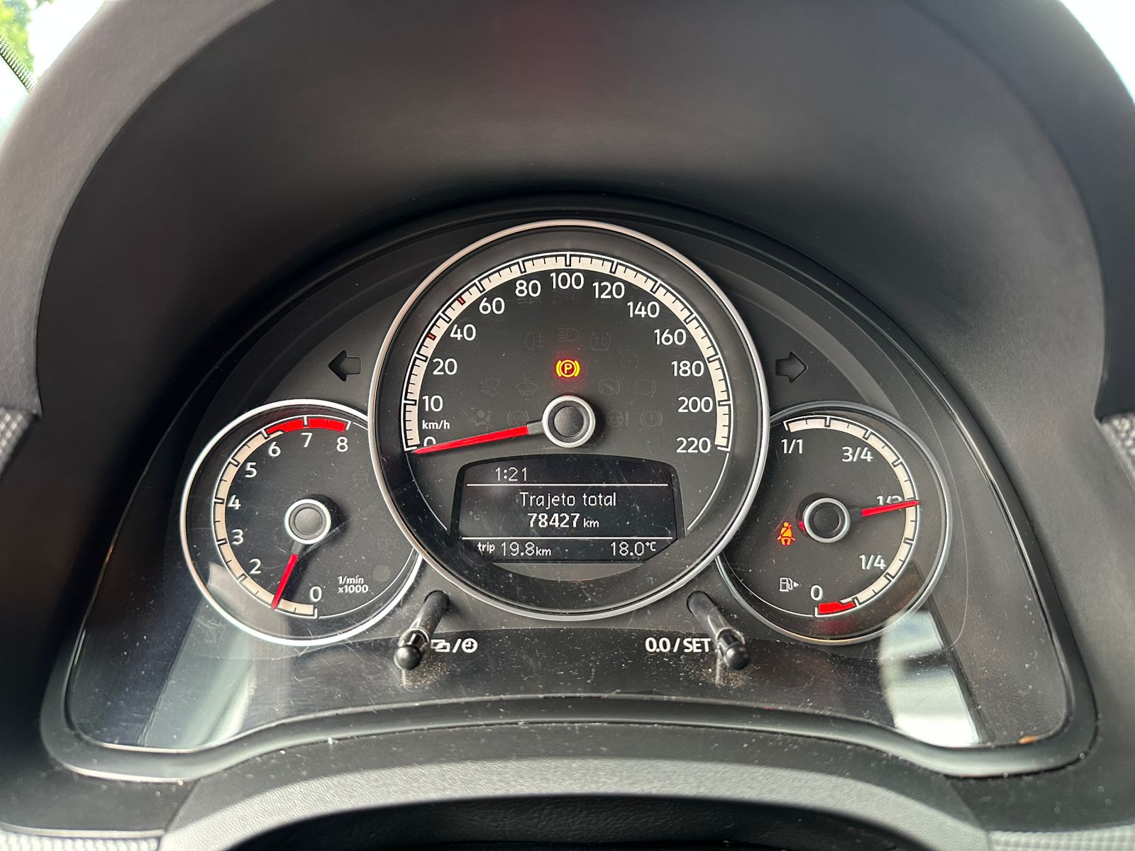 VW - Volkswagen-up!-up! Xtreme 1.0 TSI Total Flex 12V 5p