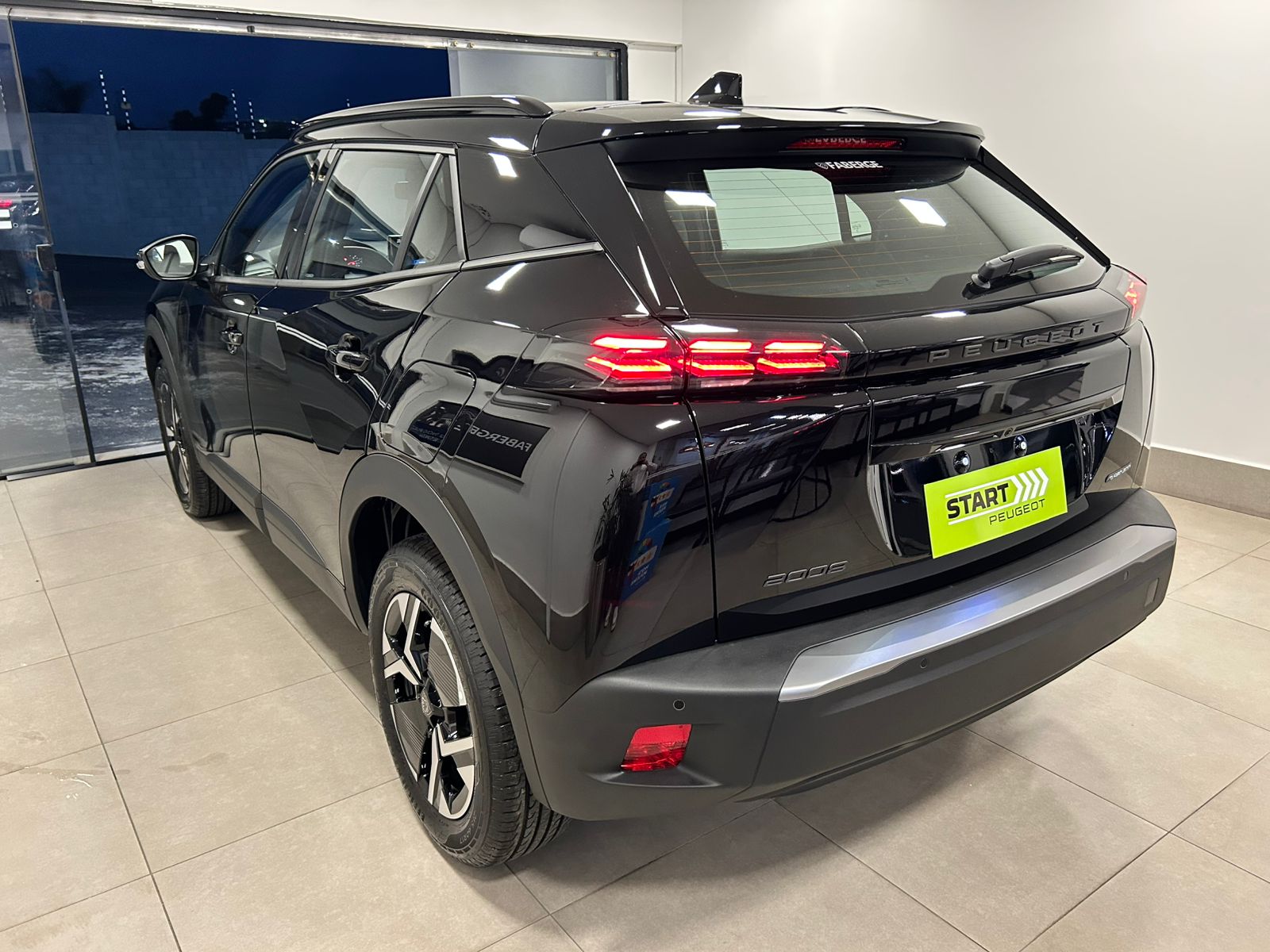 Peugeot-2008-2008 Active 1.0 Turbo Flex 5p Aut.