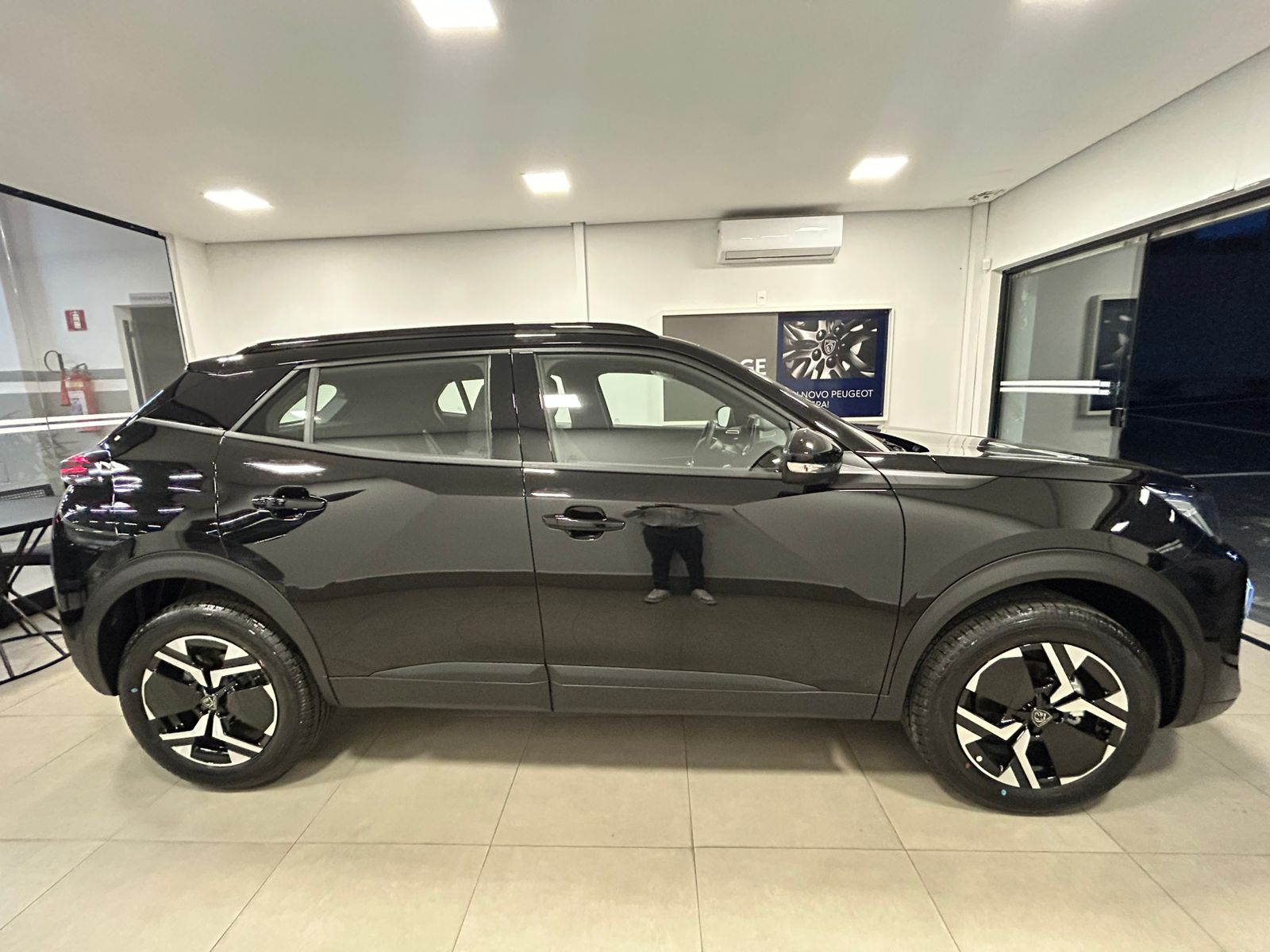 Peugeot-2008-2008 Active 1.0 Turbo Flex 5p Aut.