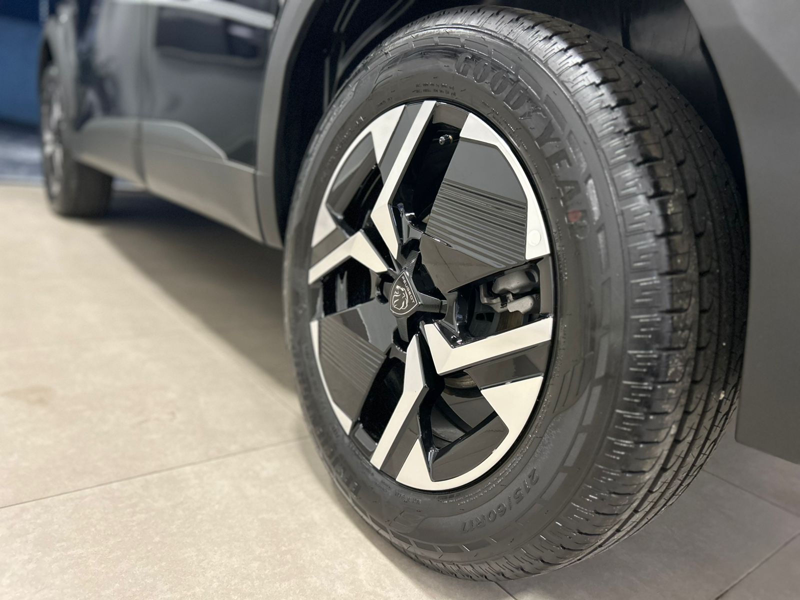 Peugeot-2008-2008 Active 1.0 Turbo Flex 5p Aut.