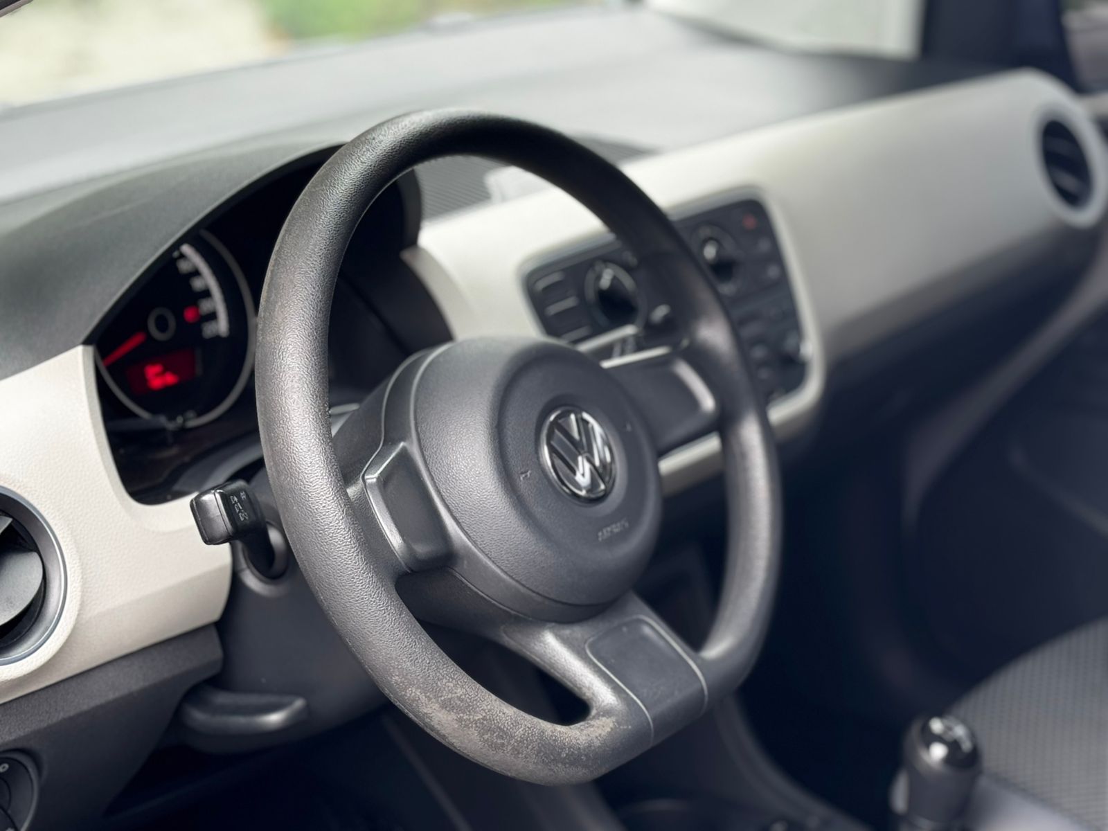 VW - Volkswagen-up!-up! move 1.0 TSI Total Flex 12V 5p