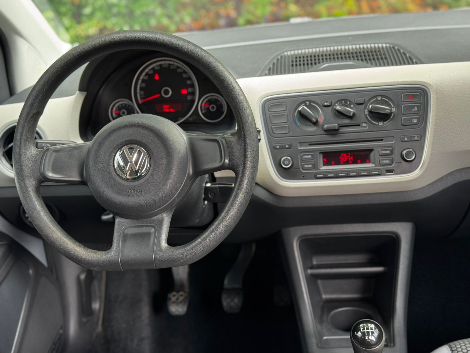 VW - Volkswagen-up!-up! move 1.0 TSI Total Flex 12V 5p