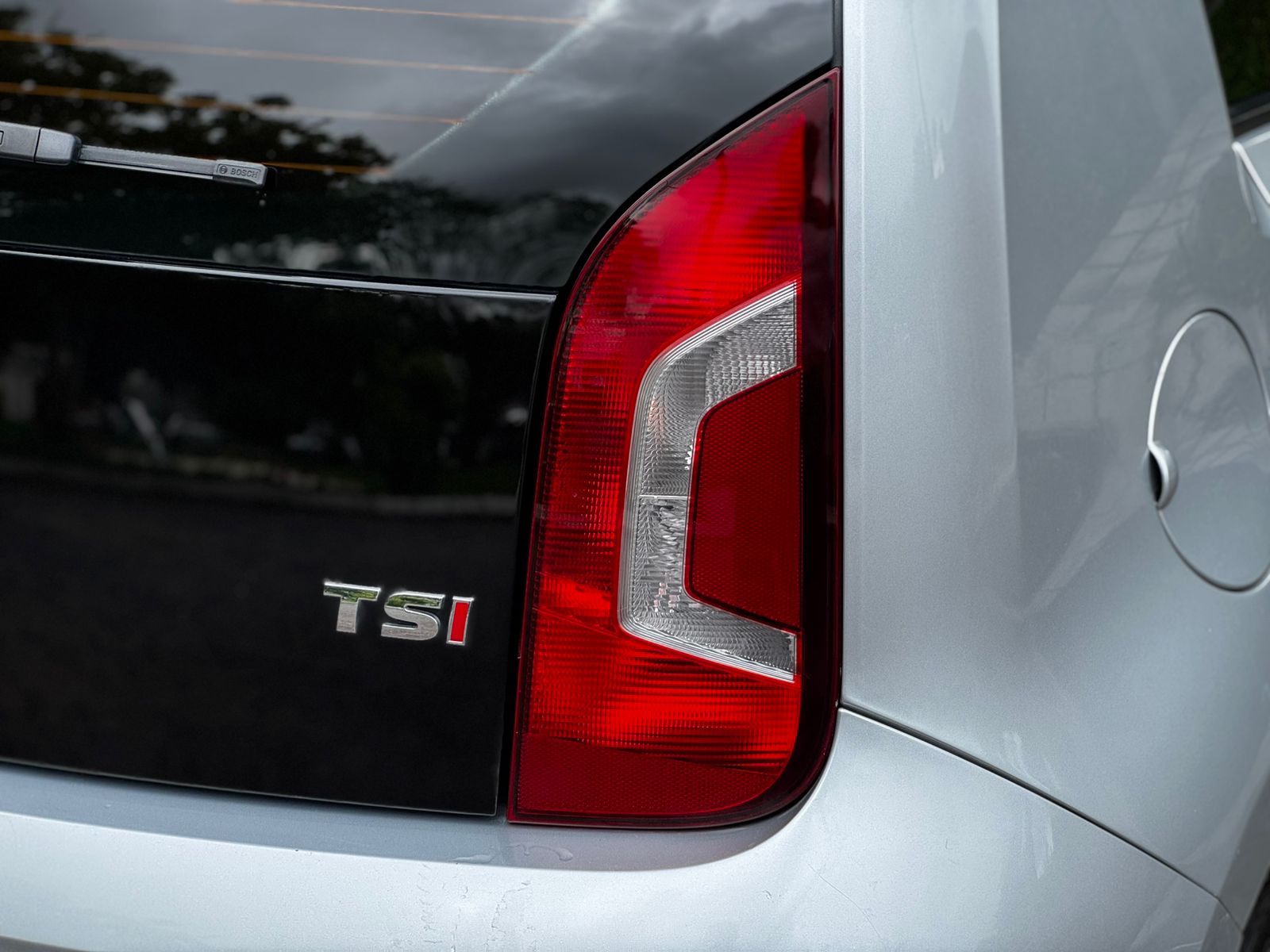 VW - Volkswagen-up!-up! move 1.0 TSI Total Flex 12V 5p