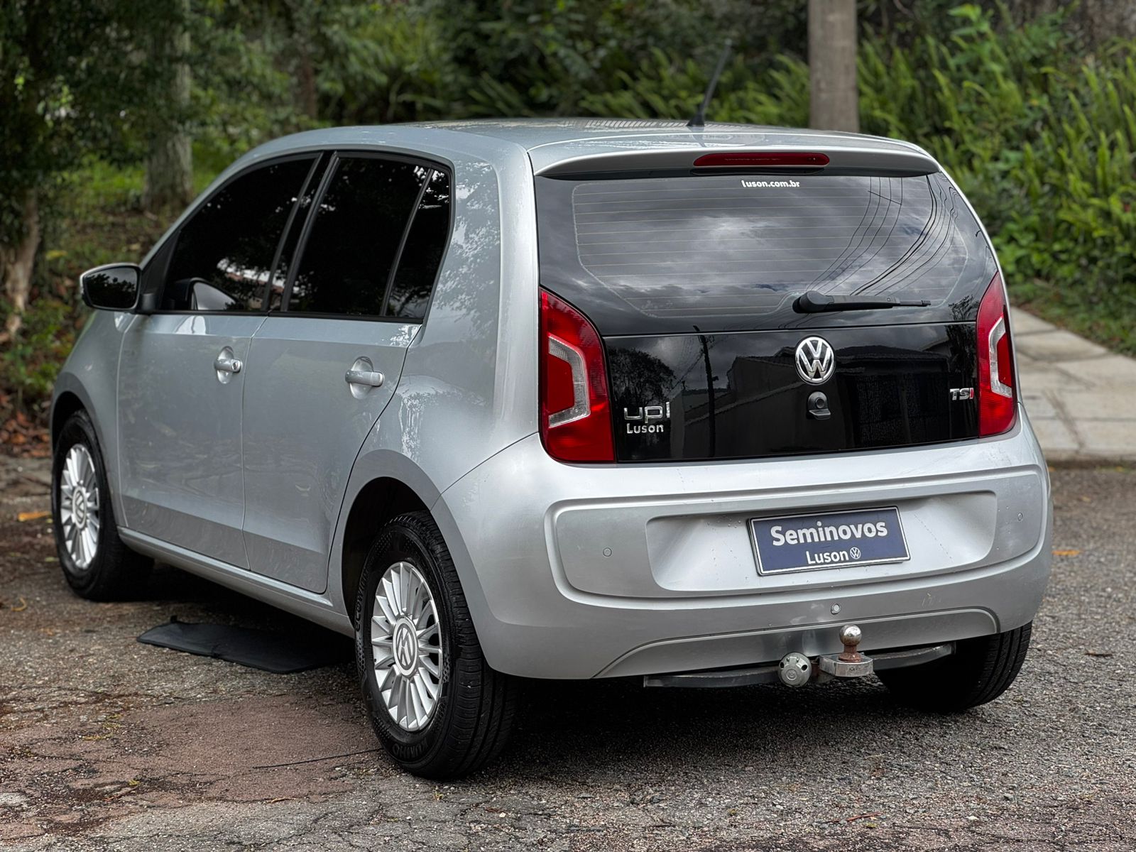 VW - Volkswagen-up!-up! move 1.0 TSI Total Flex 12V 5p