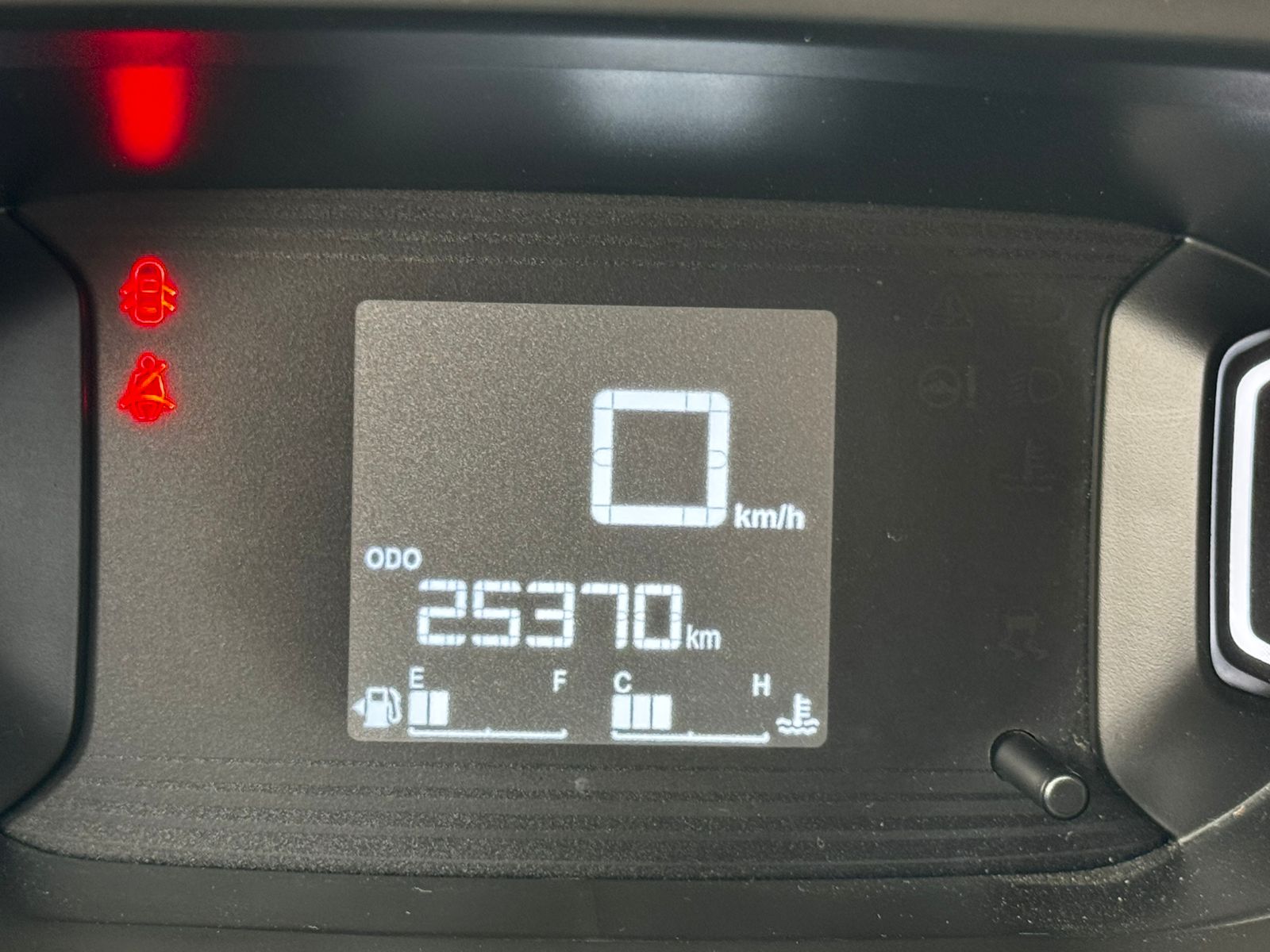 Citroën-C3-C3 Feel 1.0 Flex 6V 5p Mec.