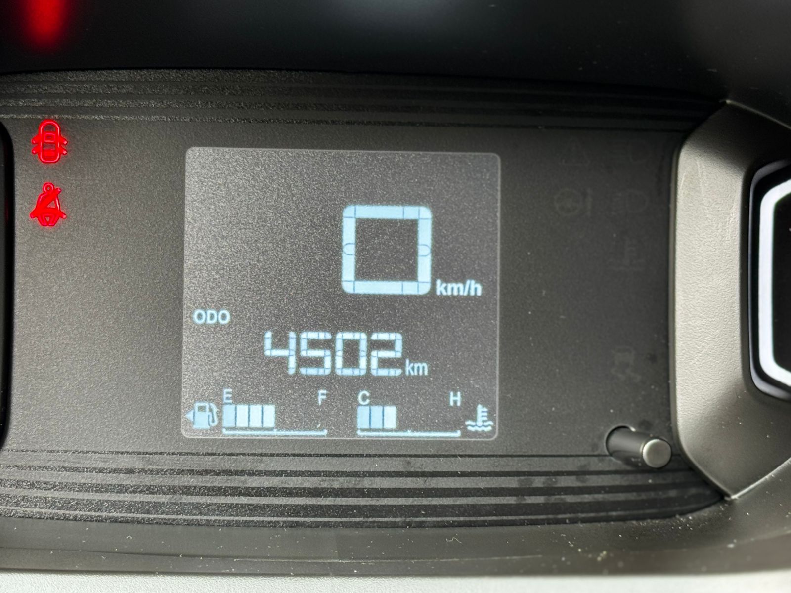 Citroën-C3-C3 Feel 1.0 Flex 6V 5p Mec.