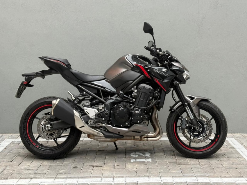 KAWASAKI-Z 900-.