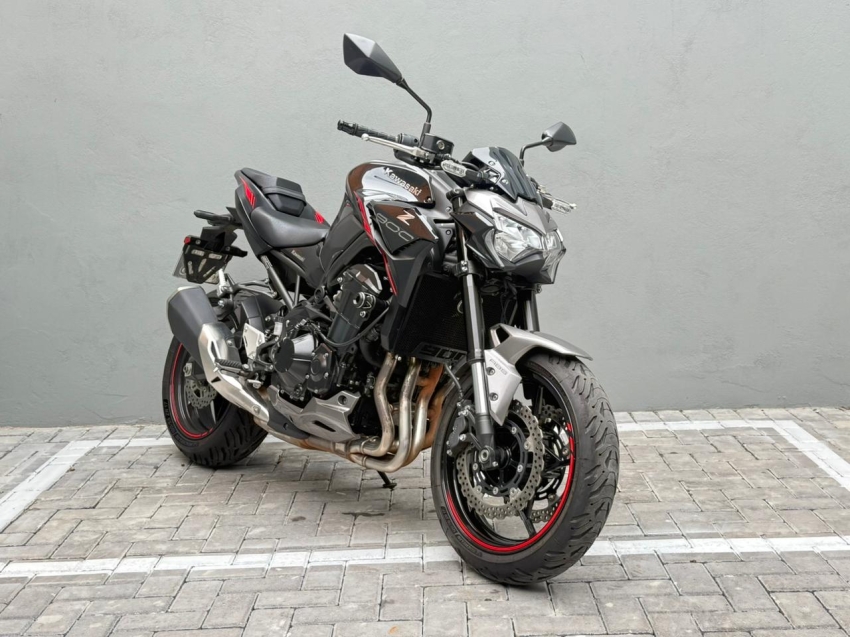 KAWASAKI-Z 900-.