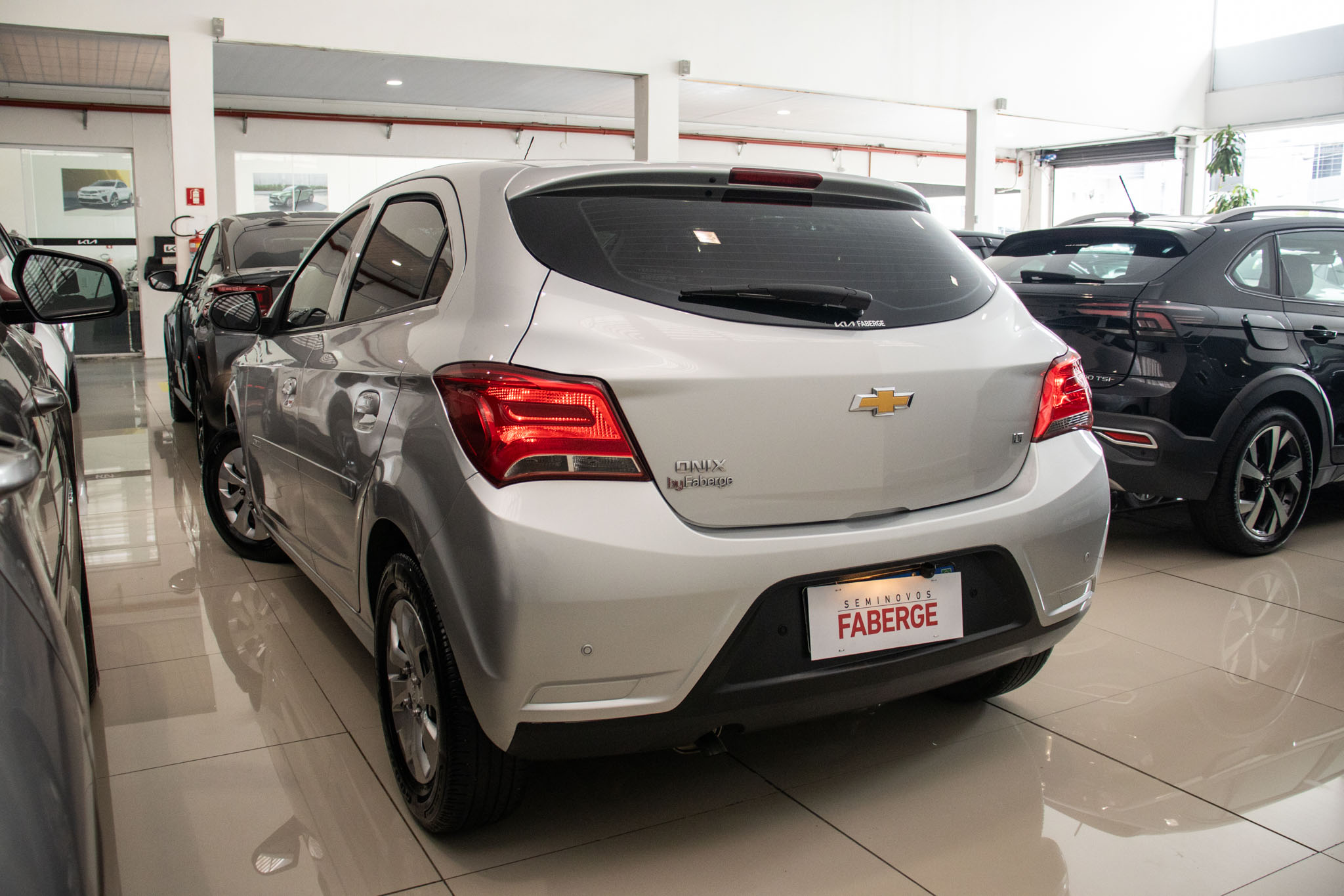 GM - Chevrolet-ONIX-ONIX HATCH LT 1.0 12V TB Flex 5p Mec.