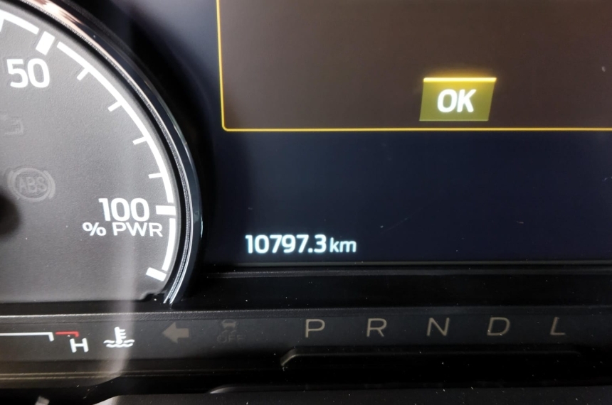 Ford-MAVERICK-2.5 HYBRID LARIAT e-CVT