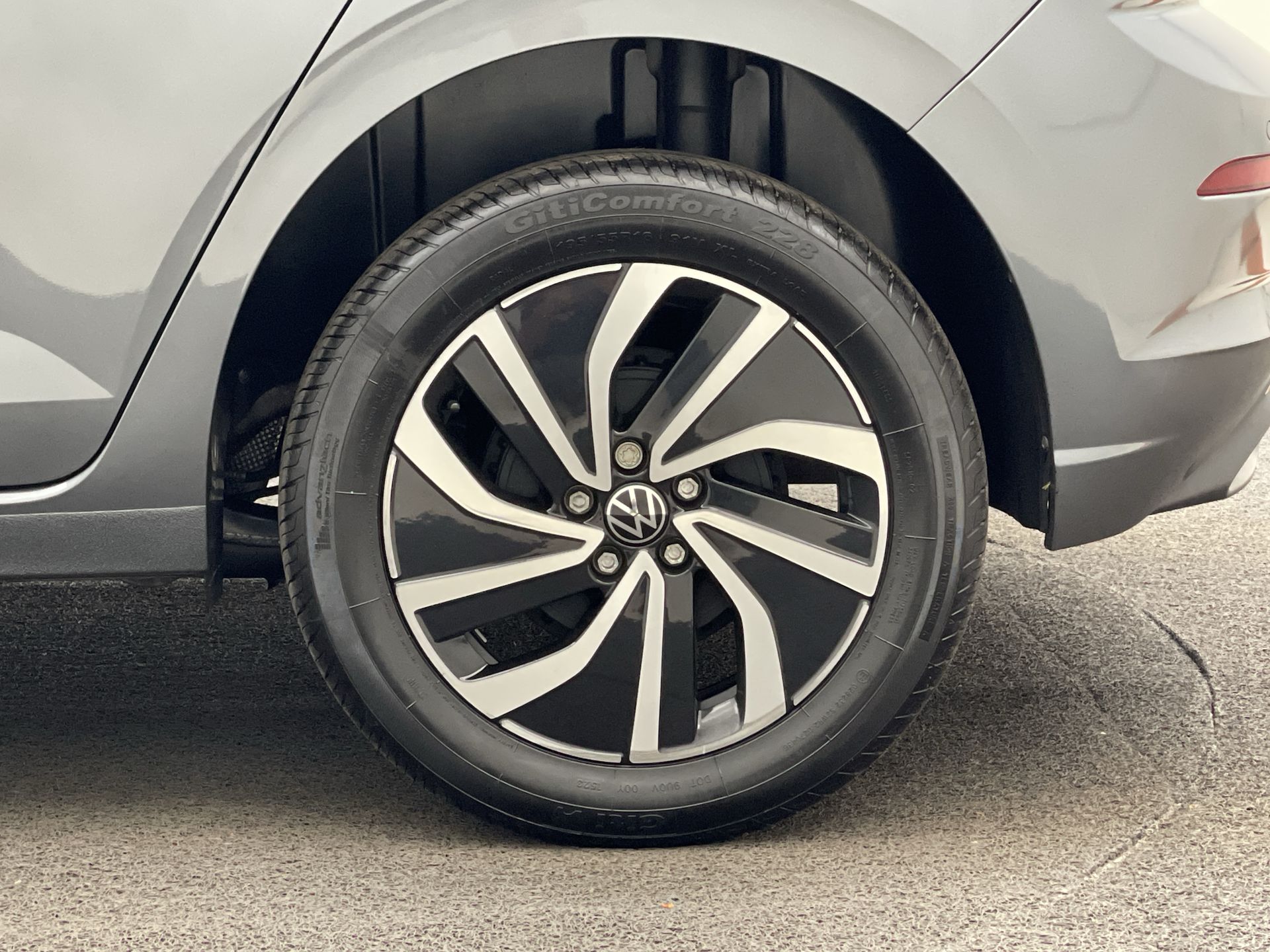 VW - Volkswagen-Polo-Polo Highline TSI 1.0 Flex 12V Aut.