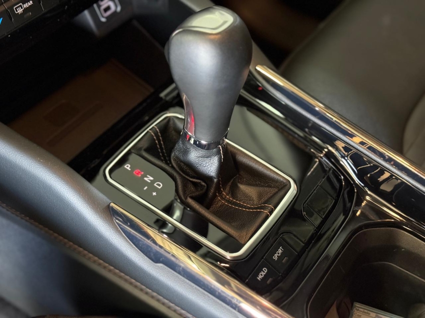 Jeep-COMMANDER-1.3 T270 TURBO FLEX LIMITED AT6