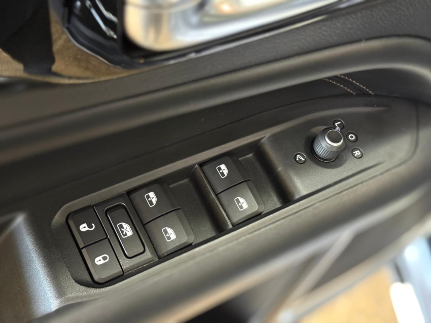 Jeep-COMMANDER-1.3 T270 TURBO FLEX LIMITED AT6