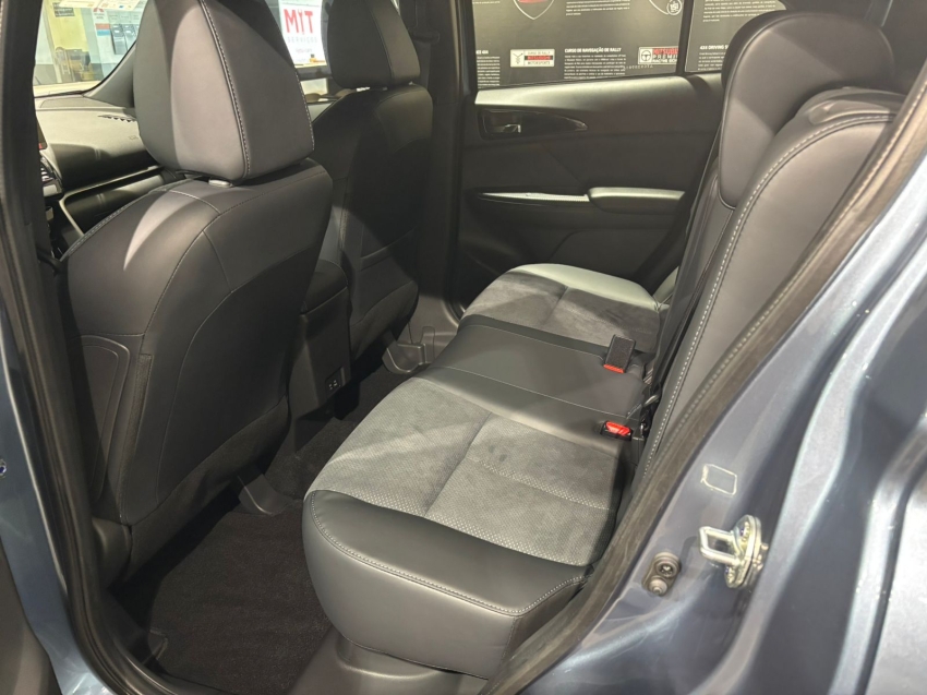 Mitsubishi-ECLIPSE CROSS-1.5 MIVEC TURBO GASOLINA TARMAC CVT