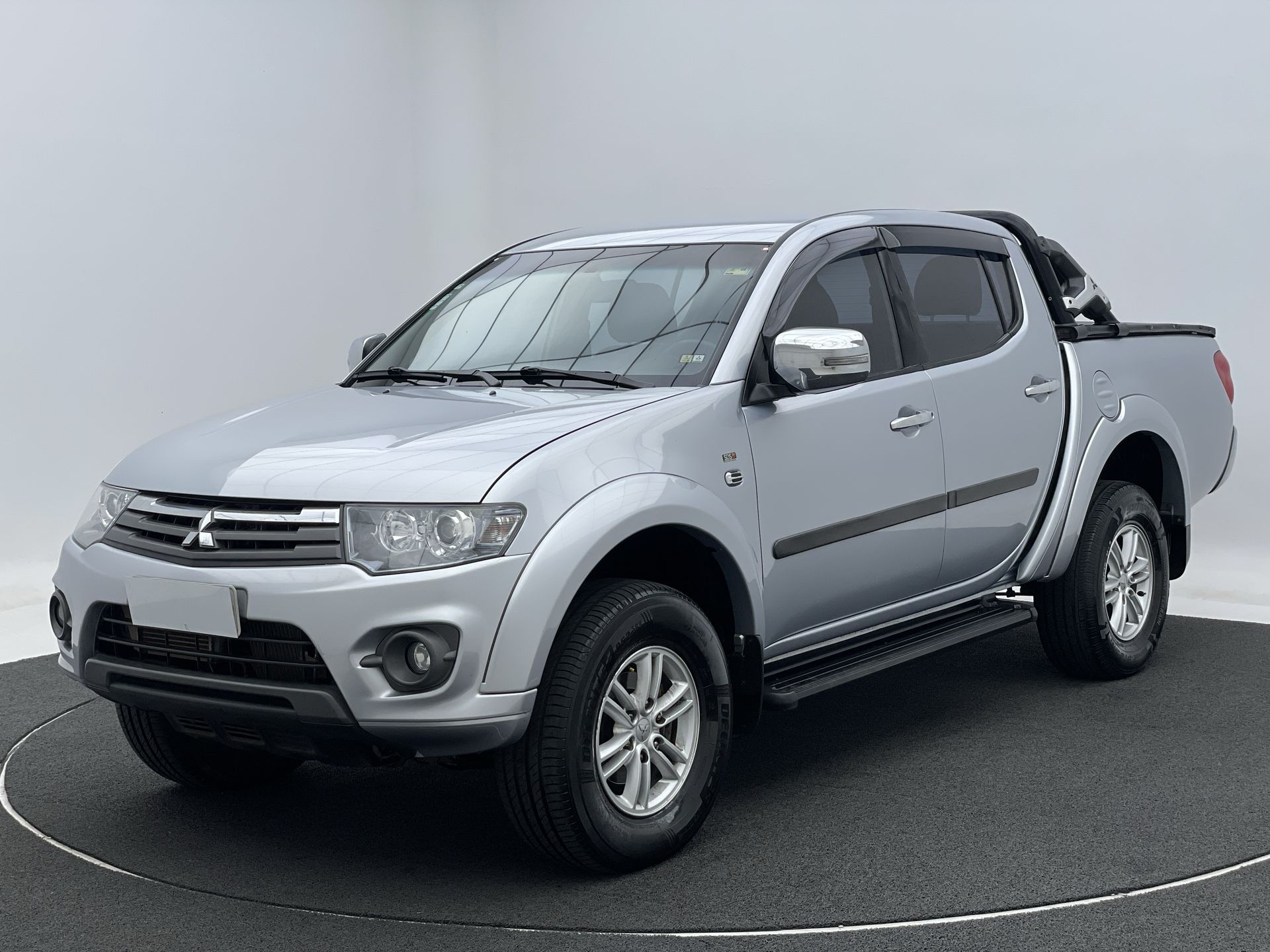 Mitsubishi-L200 TRITON-L200 Triton HPE 3.2 CD TB Int.Diesel Aut