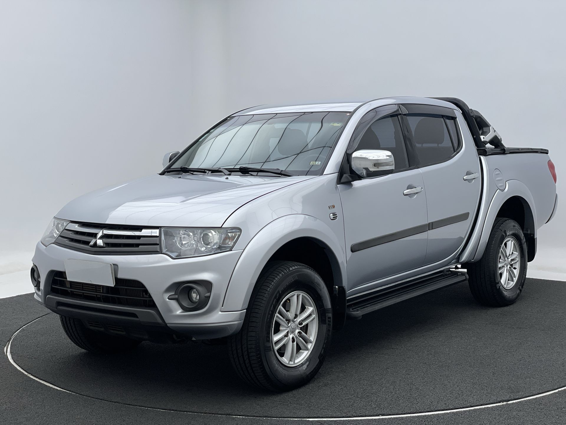 Mitsubishi-L200 TRITON-L200 Triton HPE 3.2 CD TB Int.Diesel Aut