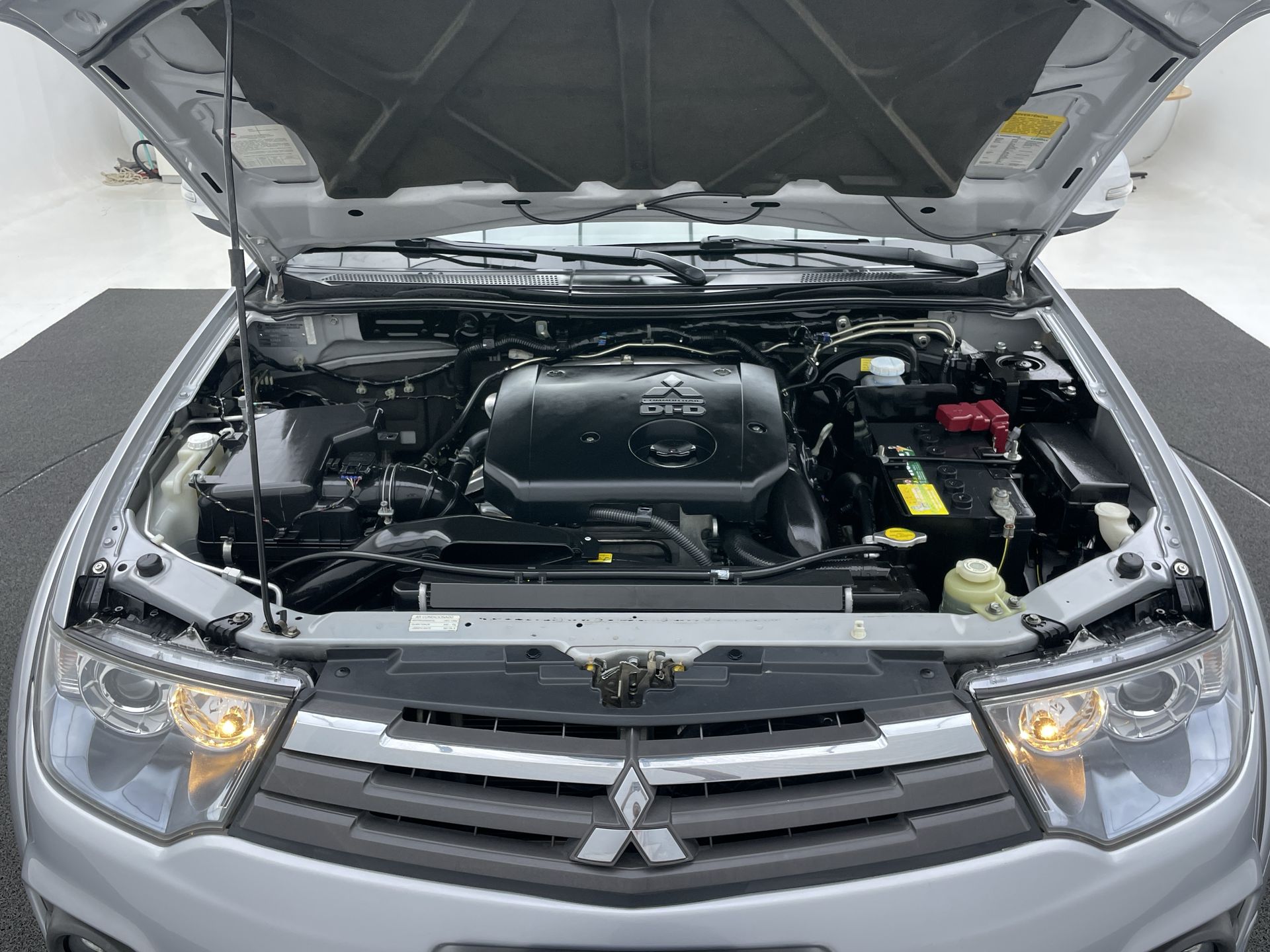 Mitsubishi-L200 TRITON-L200 Triton HPE 3.2 CD TB Int.Diesel Aut