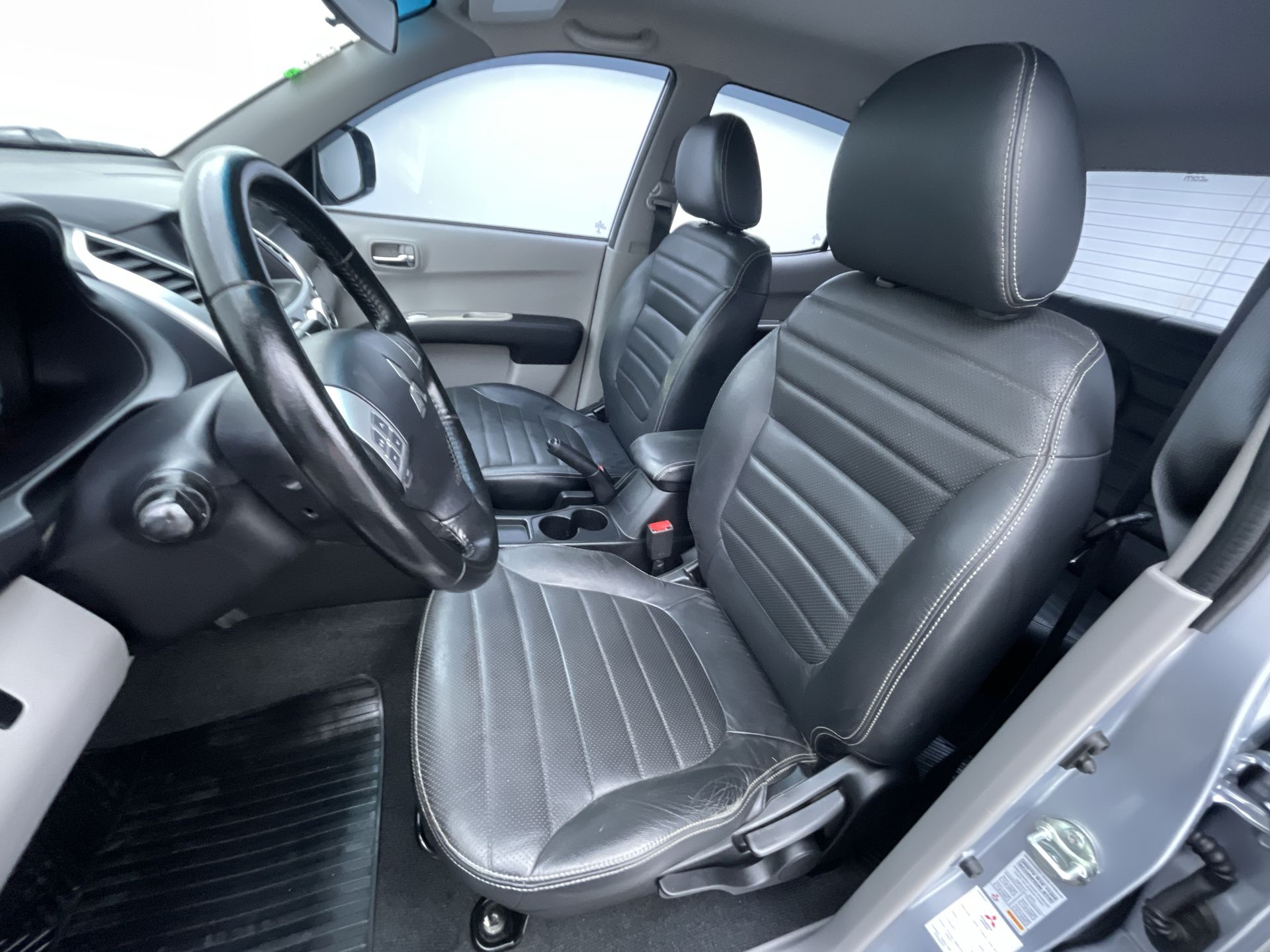 Mitsubishi-L200 TRITON-L200 Triton HPE 3.2 CD TB Int.Diesel Aut