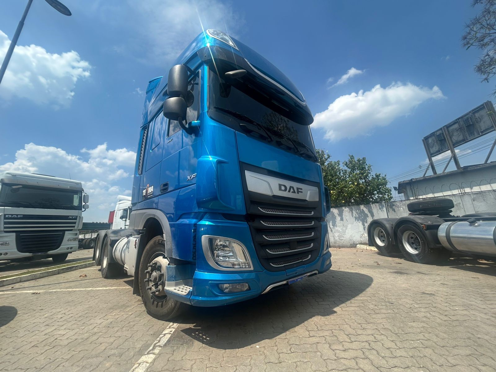 XF FTS480 6x2 Super Space Cab (Die.)(E6)