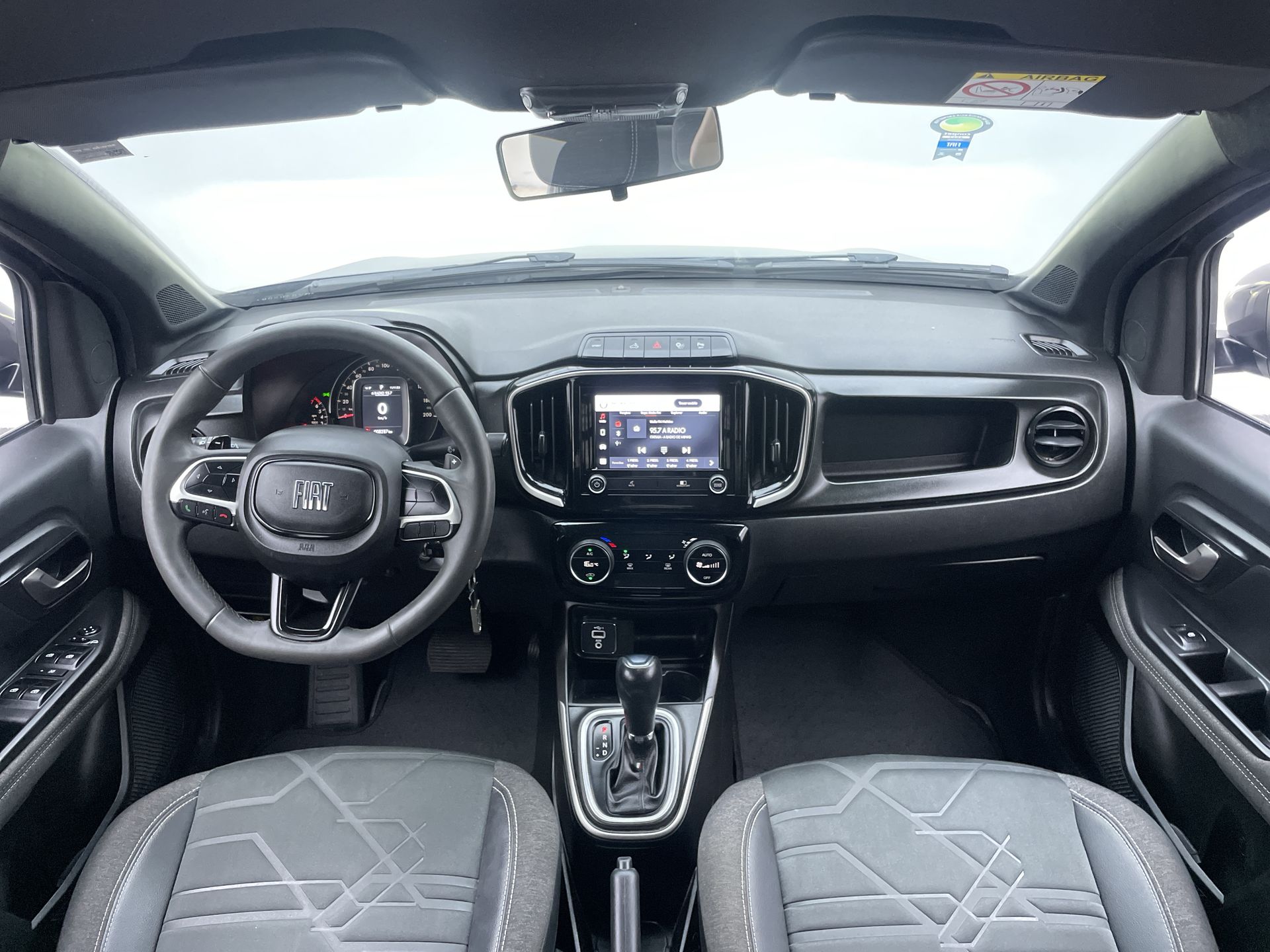 Strada Volcano 1.3 Flex 8V CD Aut.