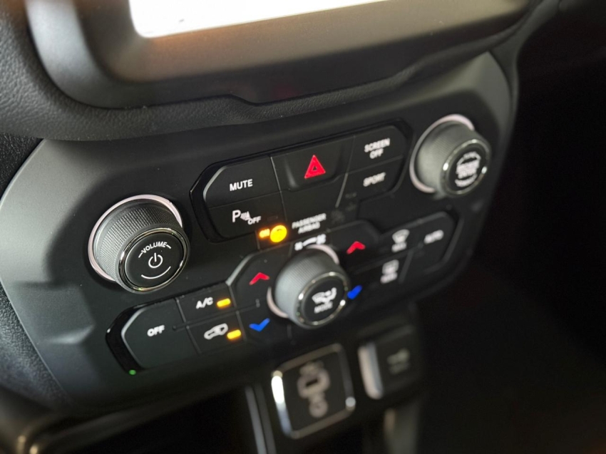 Jeep-RENEGADE-1.8 16V FLEX LONGITUDE 4P AUTOMÁTICO