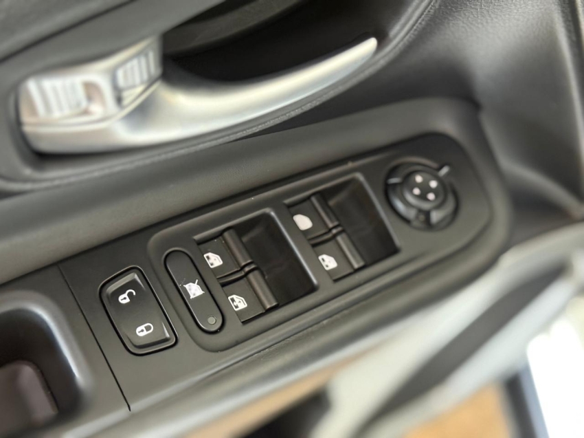 Jeep-RENEGADE-1.8 16V FLEX LONGITUDE 4P AUTOMÁTICO