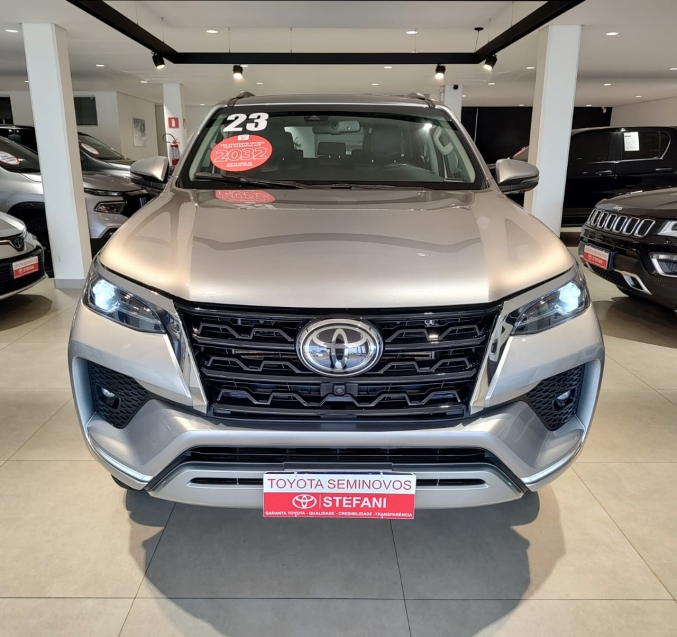 2.8 D-4D TURBO DIESEL SRX 7L 4X4 AUTOMÁTICO