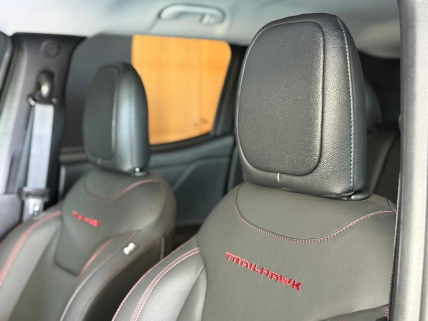 Jeep-RENEGADE-1.3 T270 TURBO FLEX TRAILHAWK 4X4 AT9