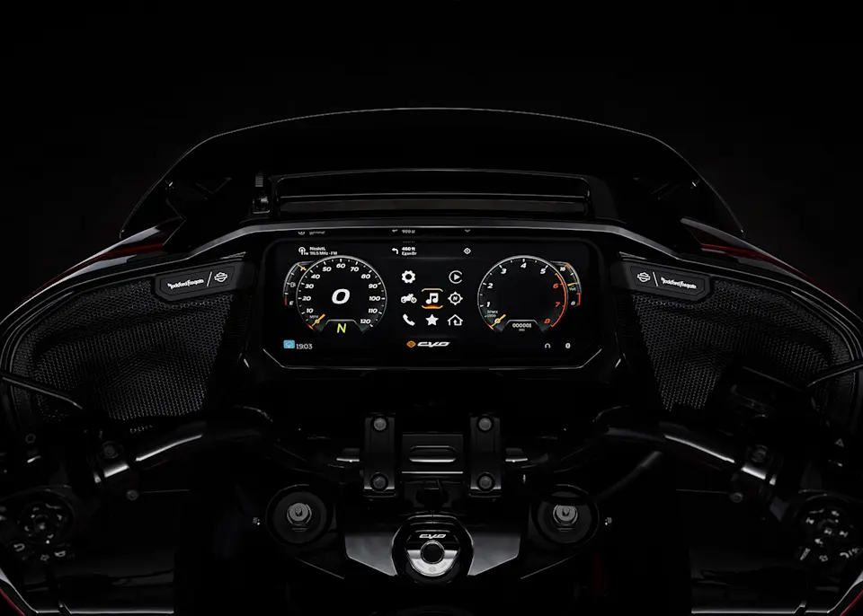 CVO™Road Glide™ ST 2025