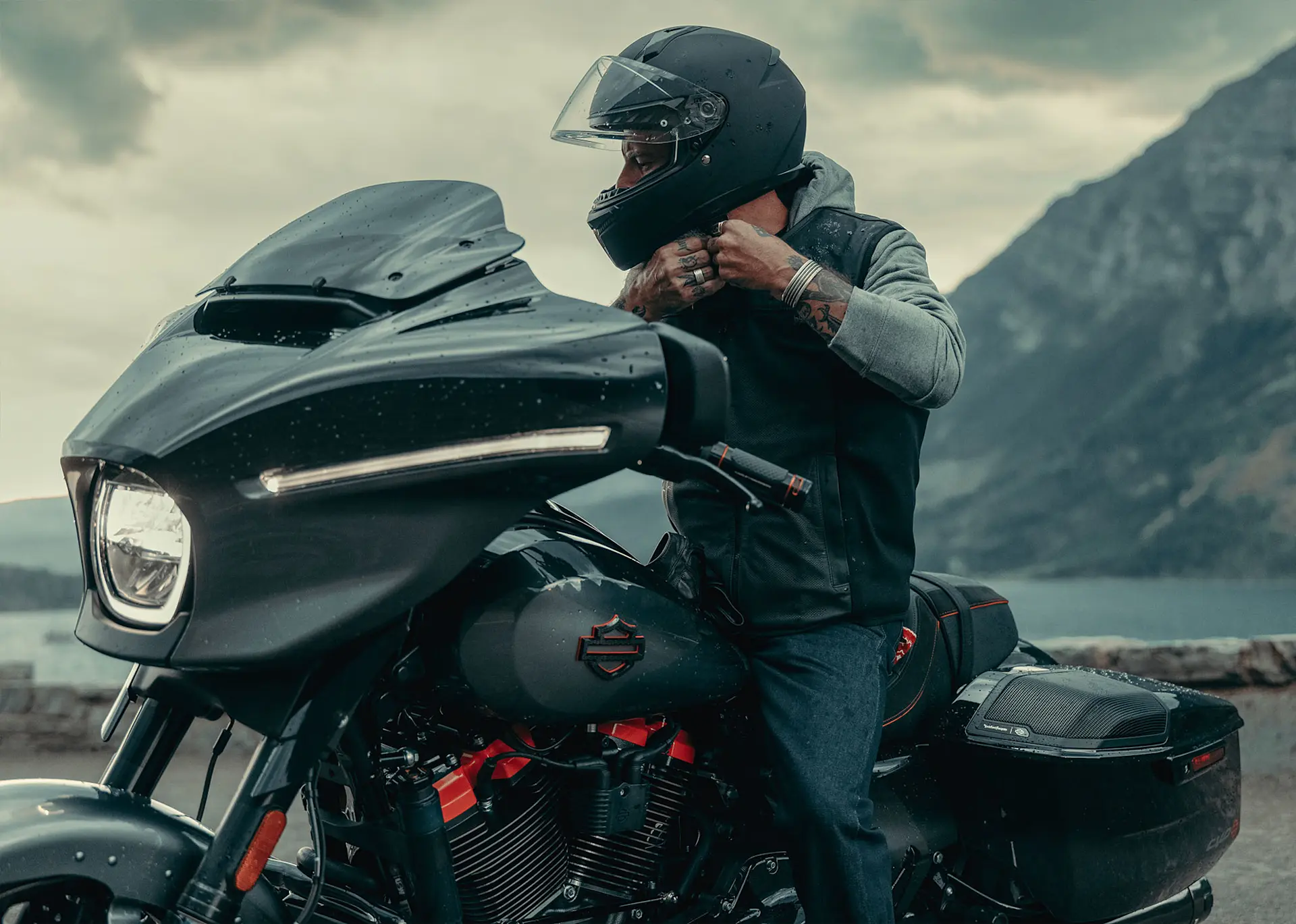 CVO™ Street Glide™ 2025